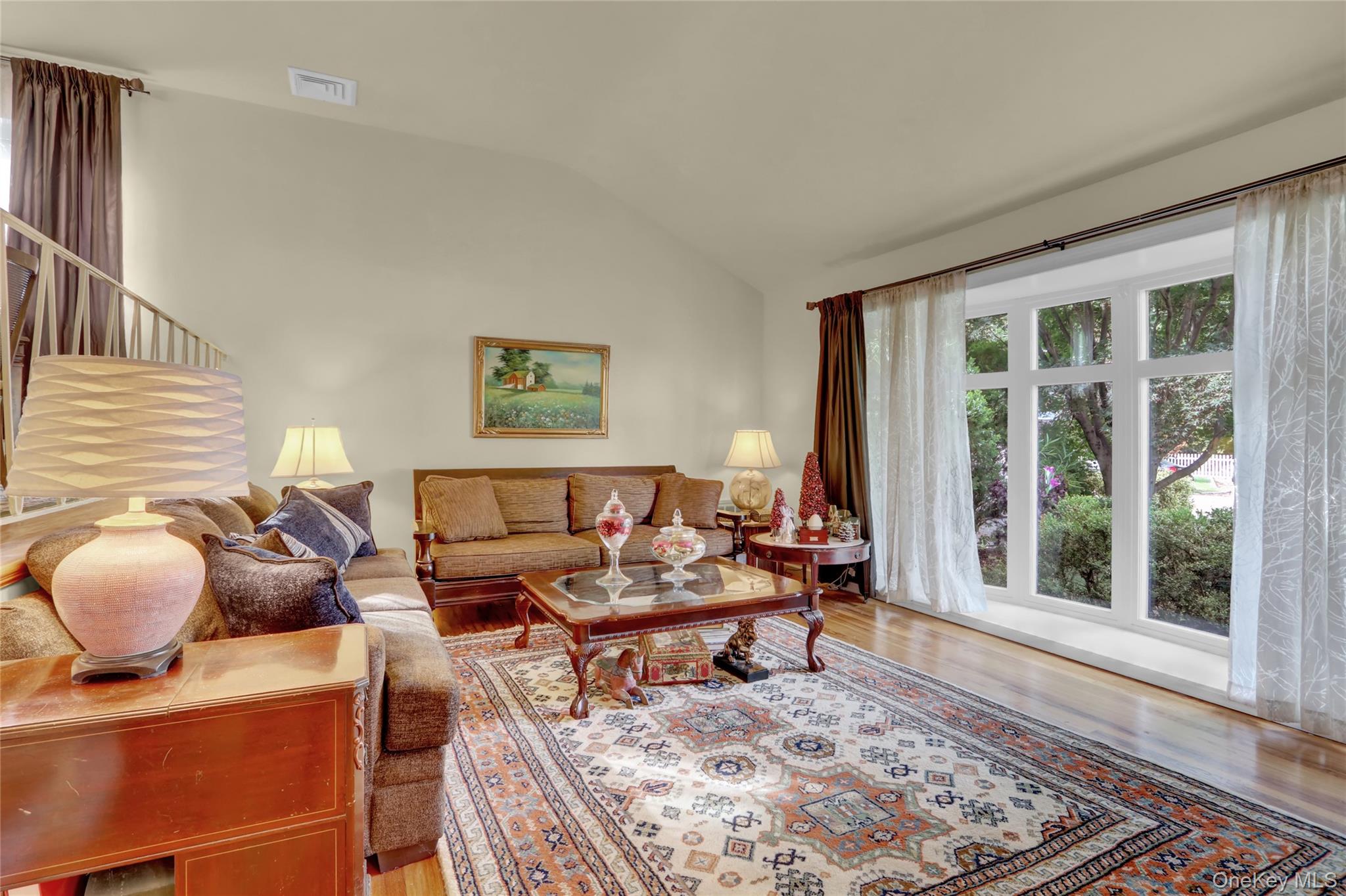 64 South Street, East Hills, NY 11577