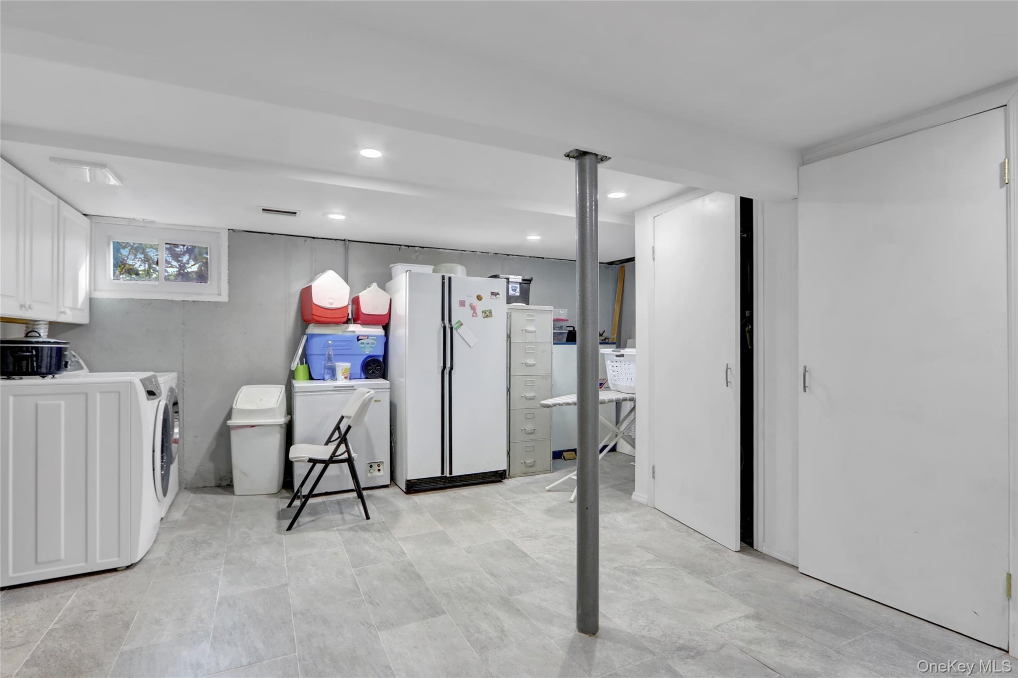 64 South Street, East Hills, NY 11577