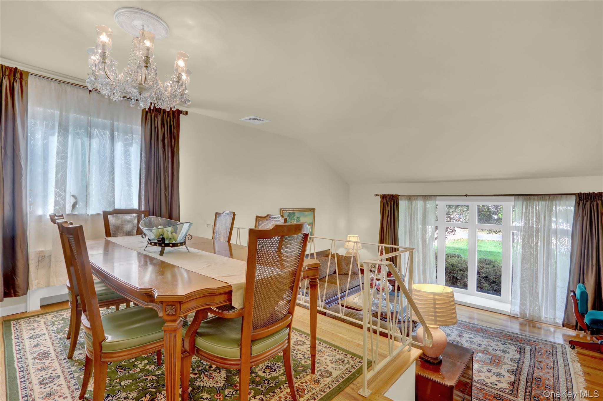 64 South Street, East Hills, NY 11577