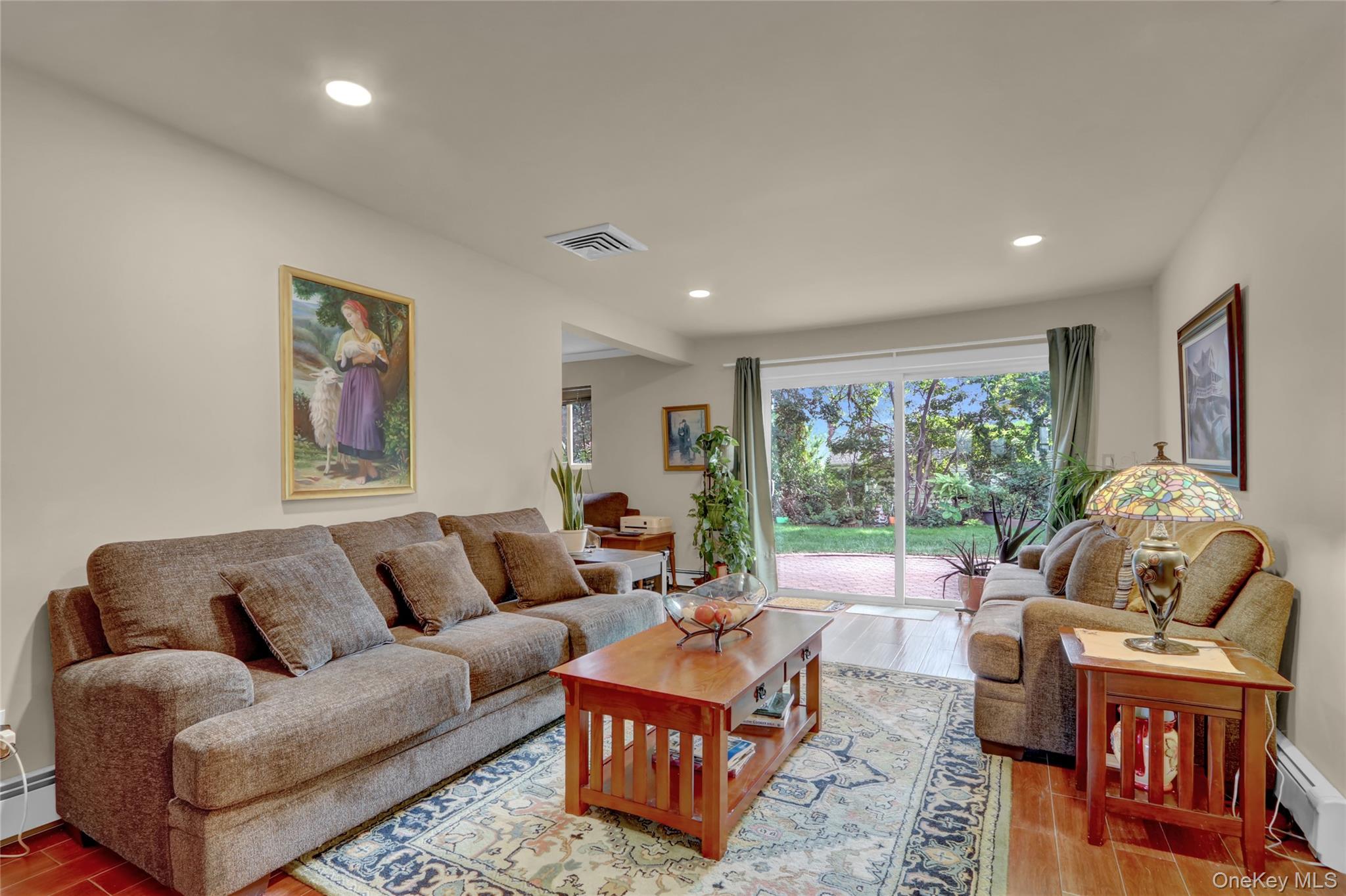 64 South Street, East Hills, NY 11577