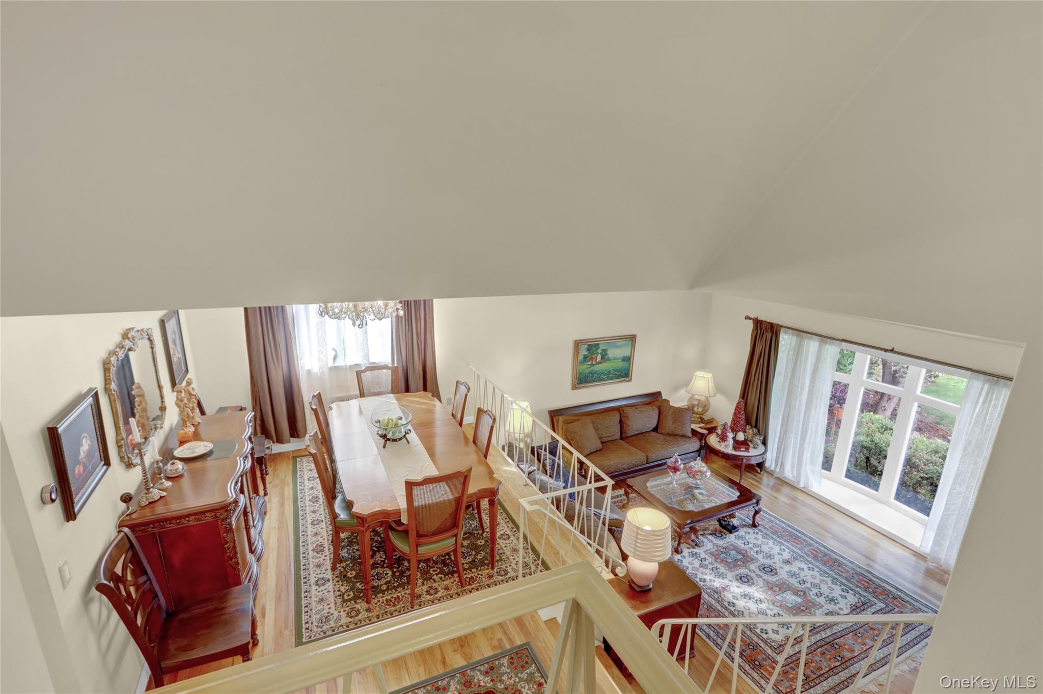 64 South Street, East Hills, NY 11577