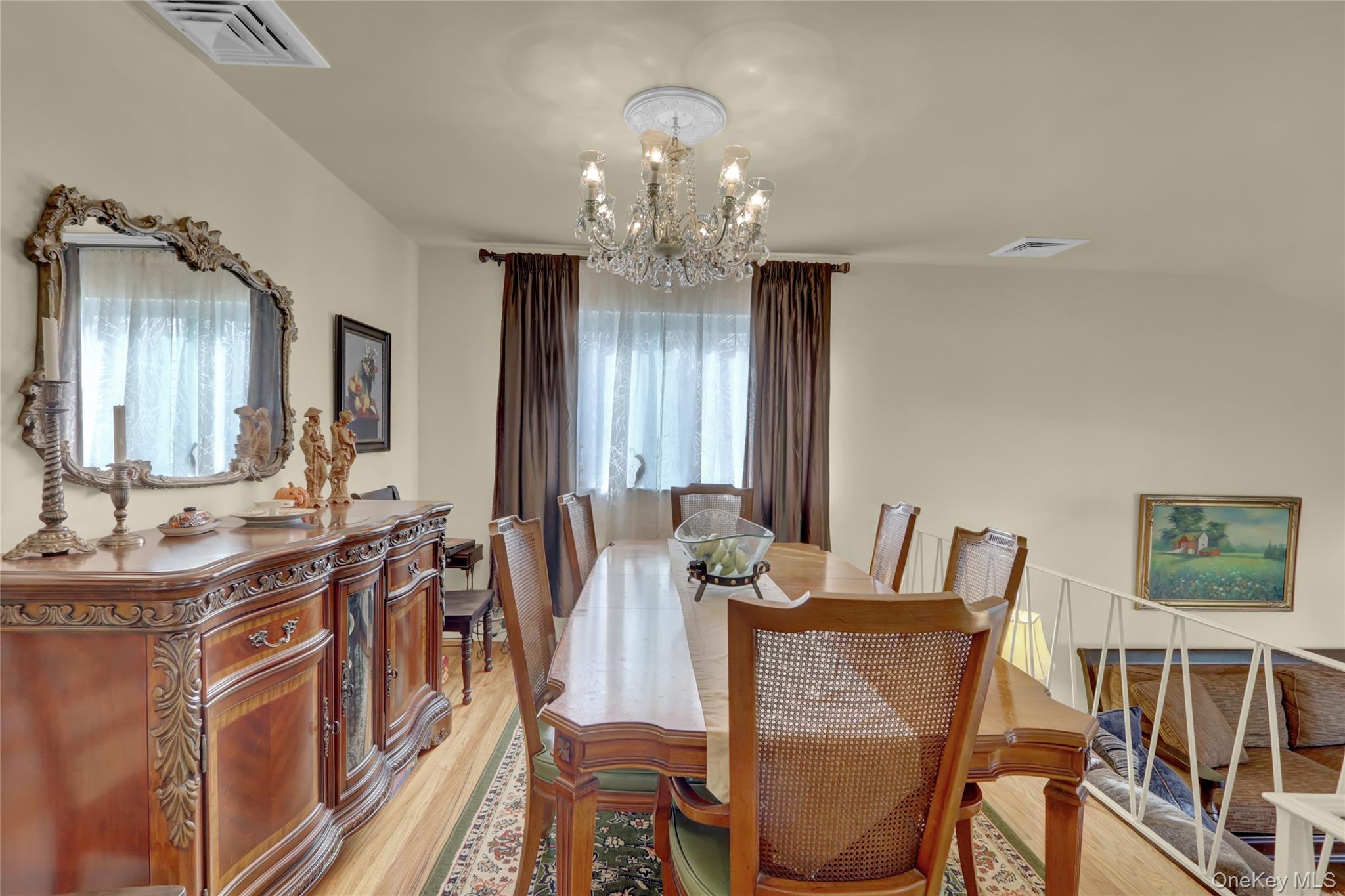 64 South Street, East Hills, NY 11577