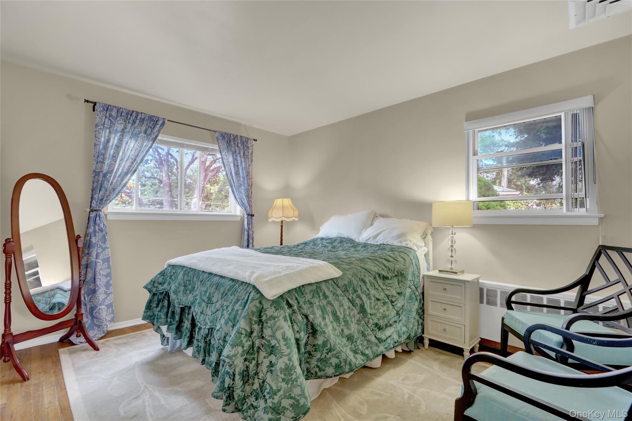 64 South Street, East Hills, NY 11577