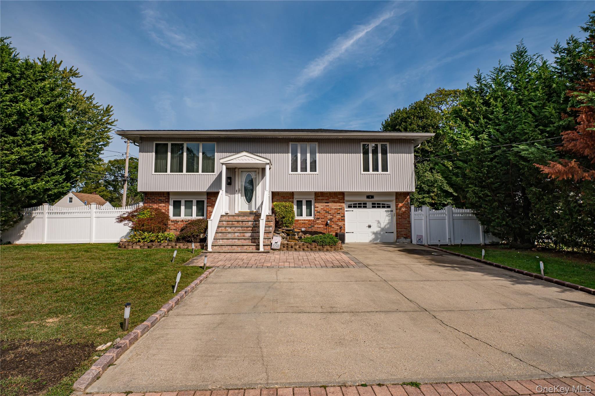 1 Buchanan Avenue, Wheatley Heights, NY 11798