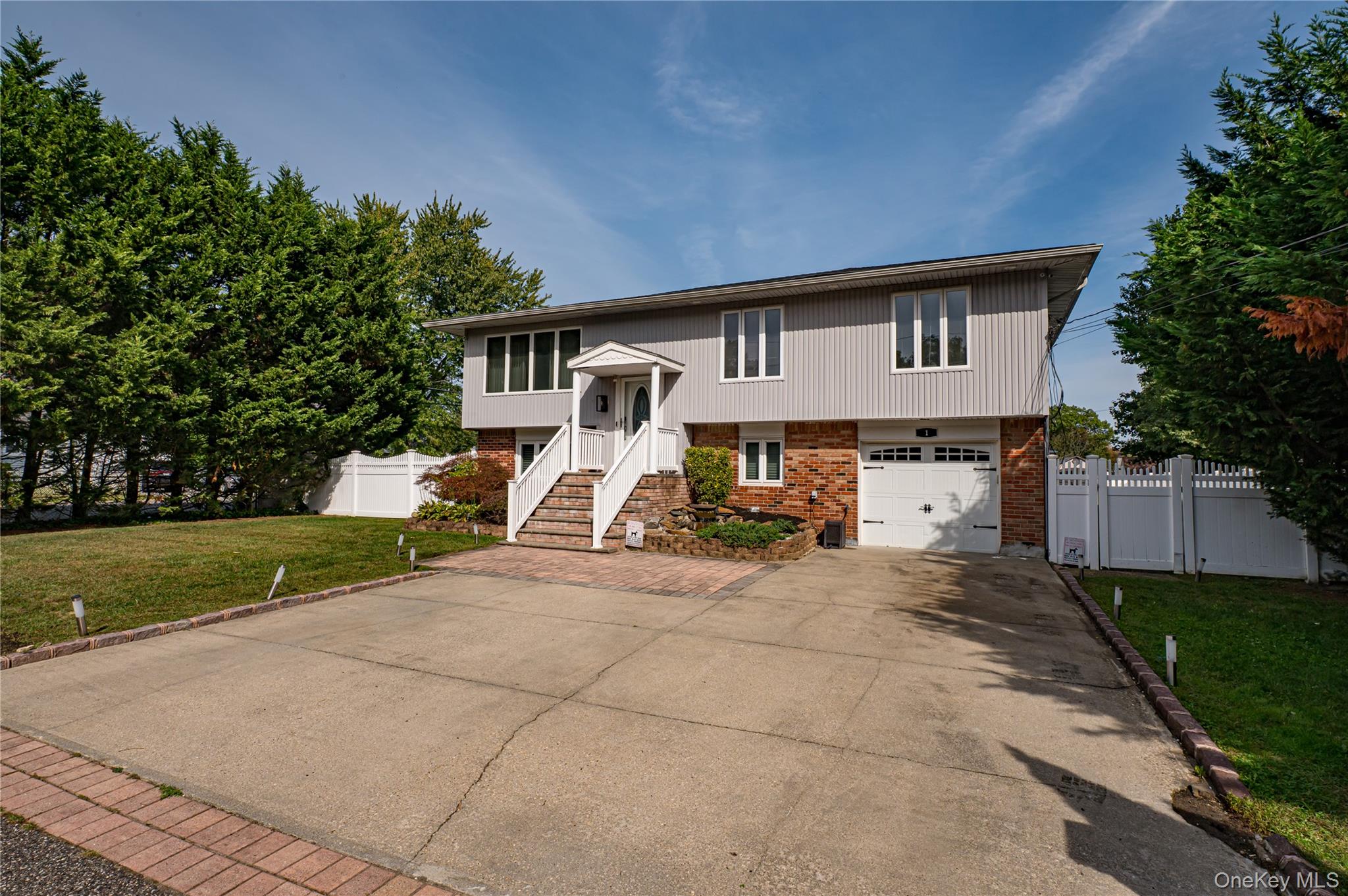 1 Buchanan Avenue, Wheatley Heights, NY 11798