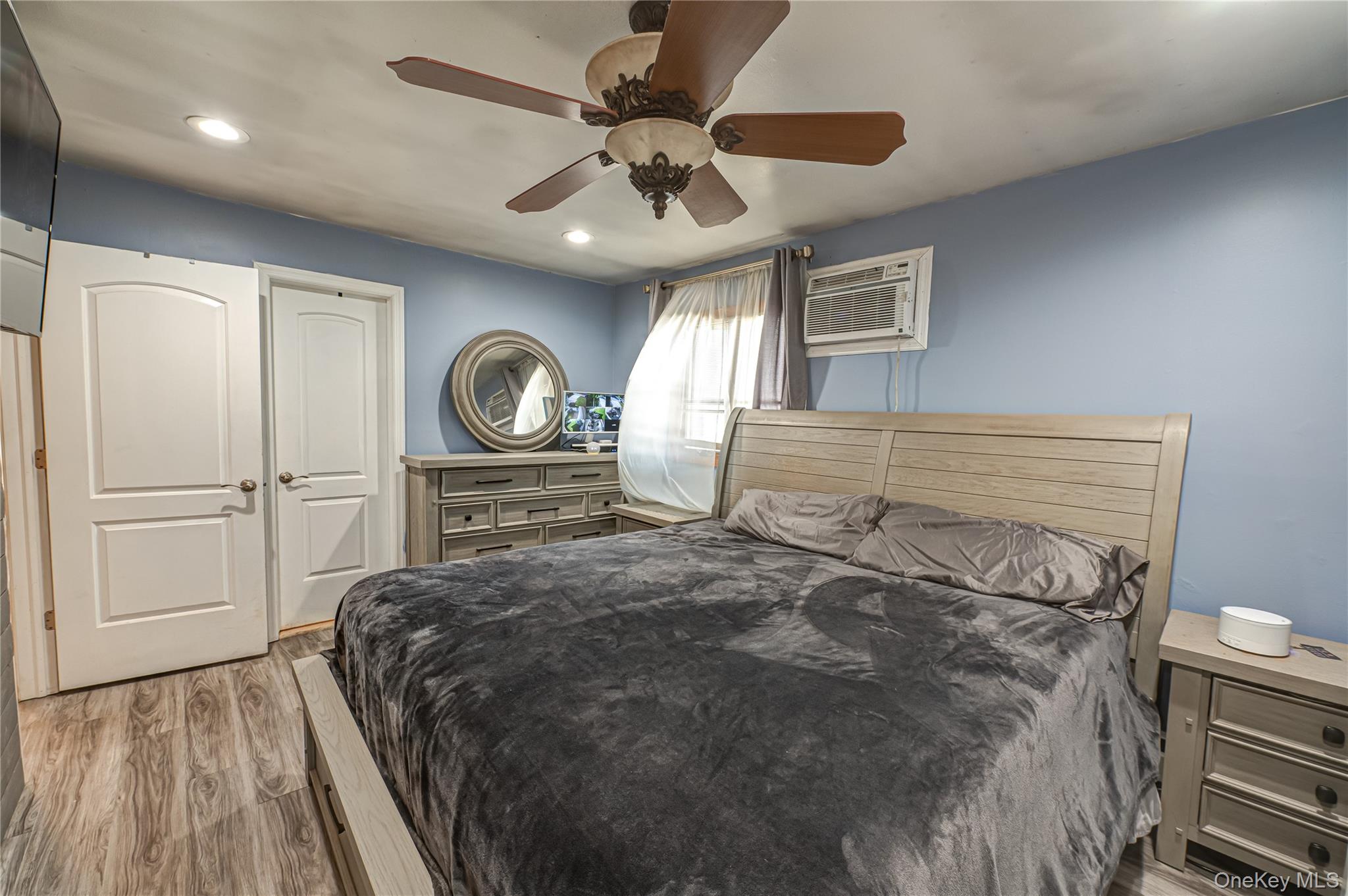 1 Buchanan Avenue, Wheatley Heights, NY 11798