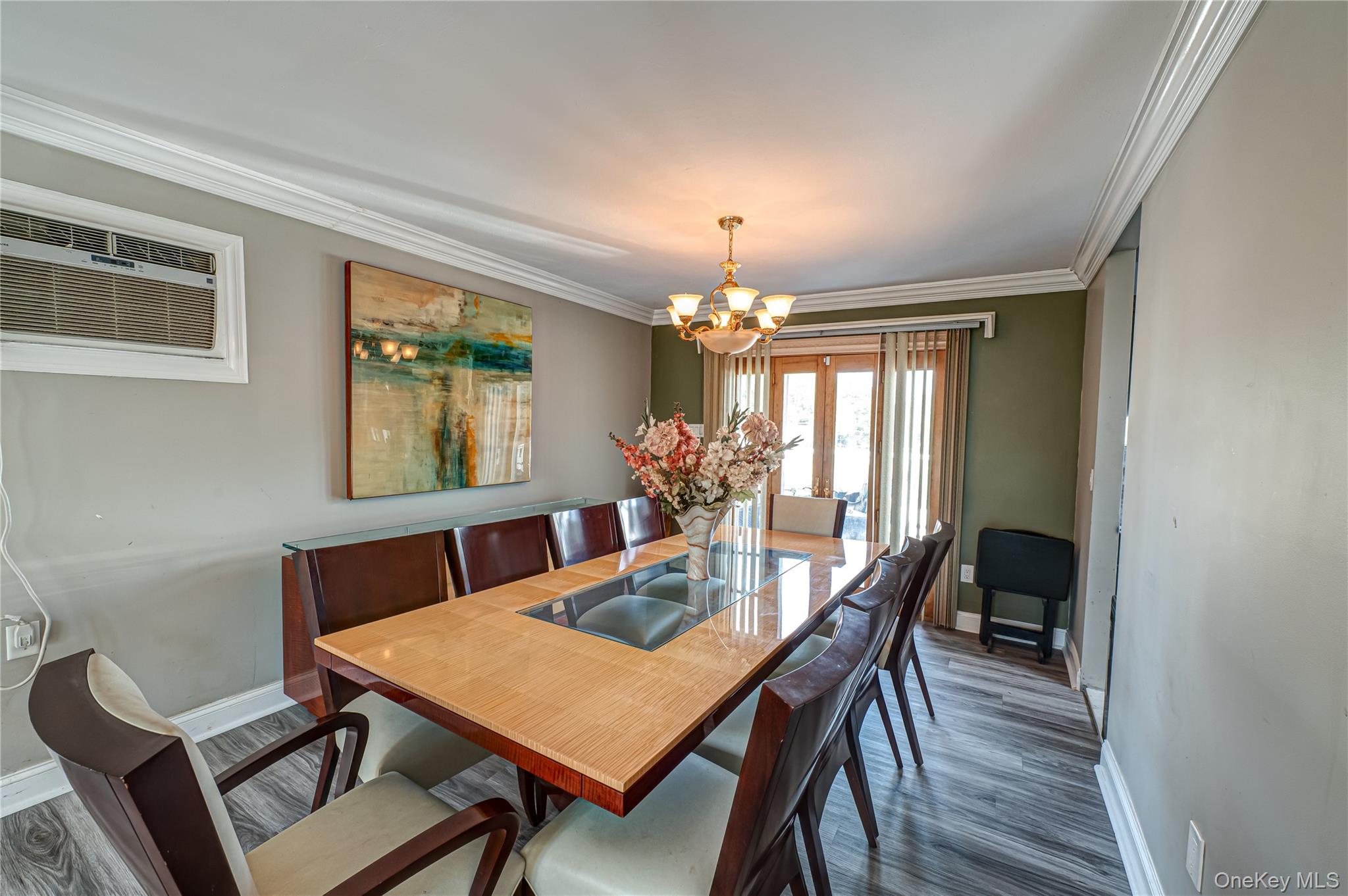 1 Buchanan Avenue, Wheatley Heights, NY 11798