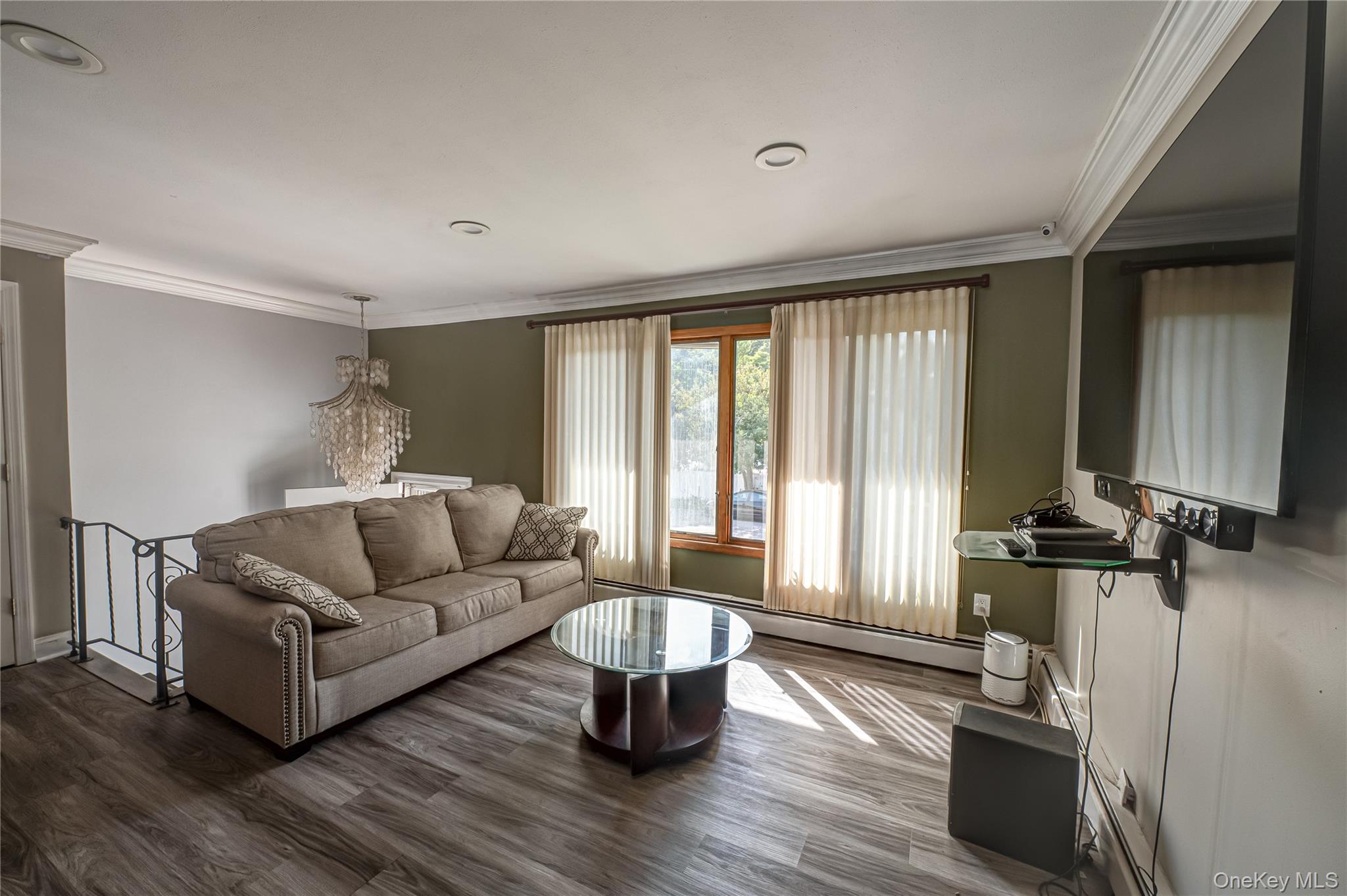 1 Buchanan Avenue, Wheatley Heights, NY 11798