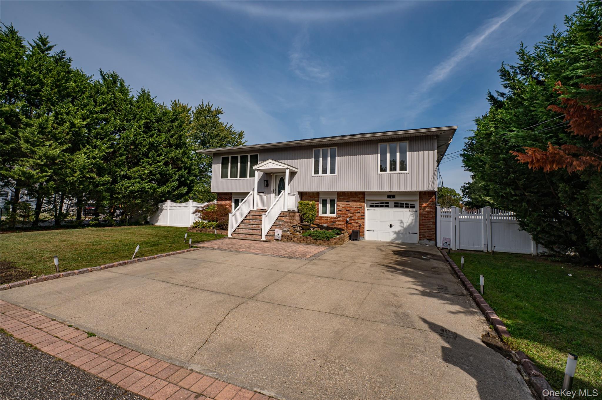 1 Buchanan Avenue, Wheatley Heights, NY 11798