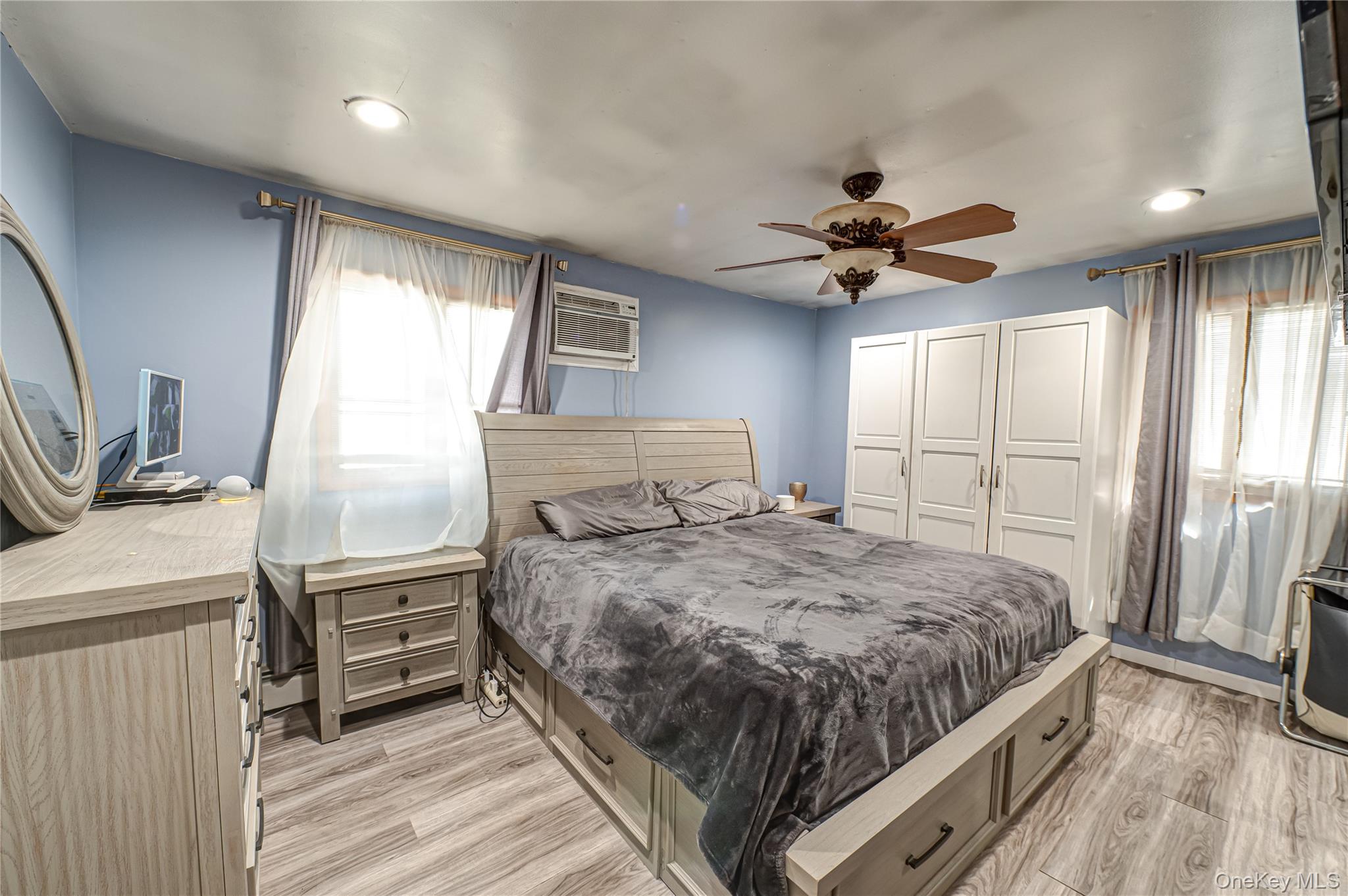 1 Buchanan Avenue, Wheatley Heights, NY 11798