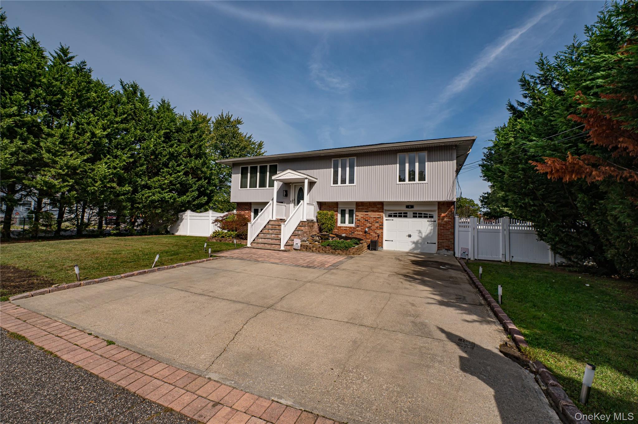 1 Buchanan Avenue, Wheatley Heights, NY 11798