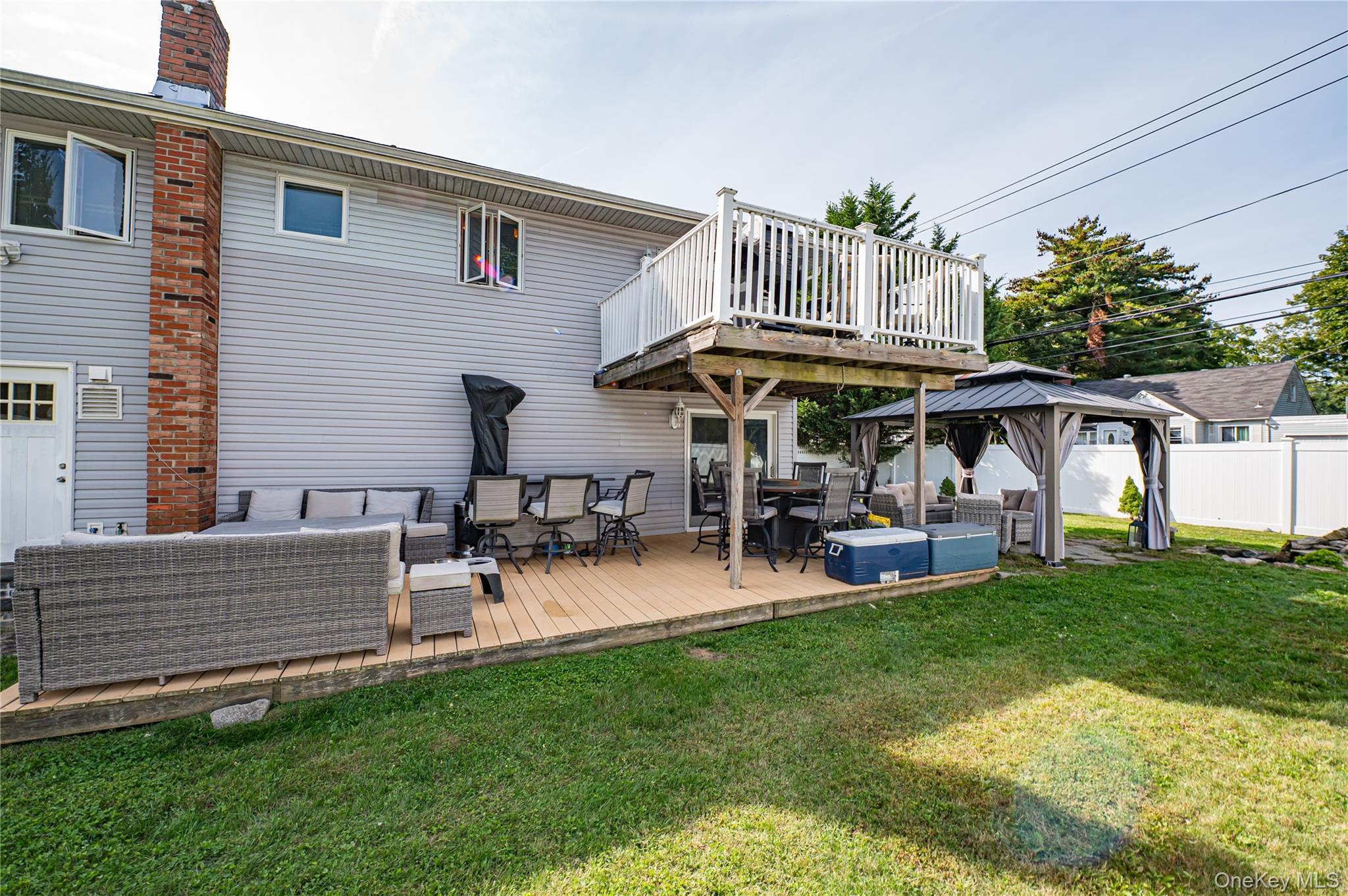 1 Buchanan Avenue, Wheatley Heights, NY 11798