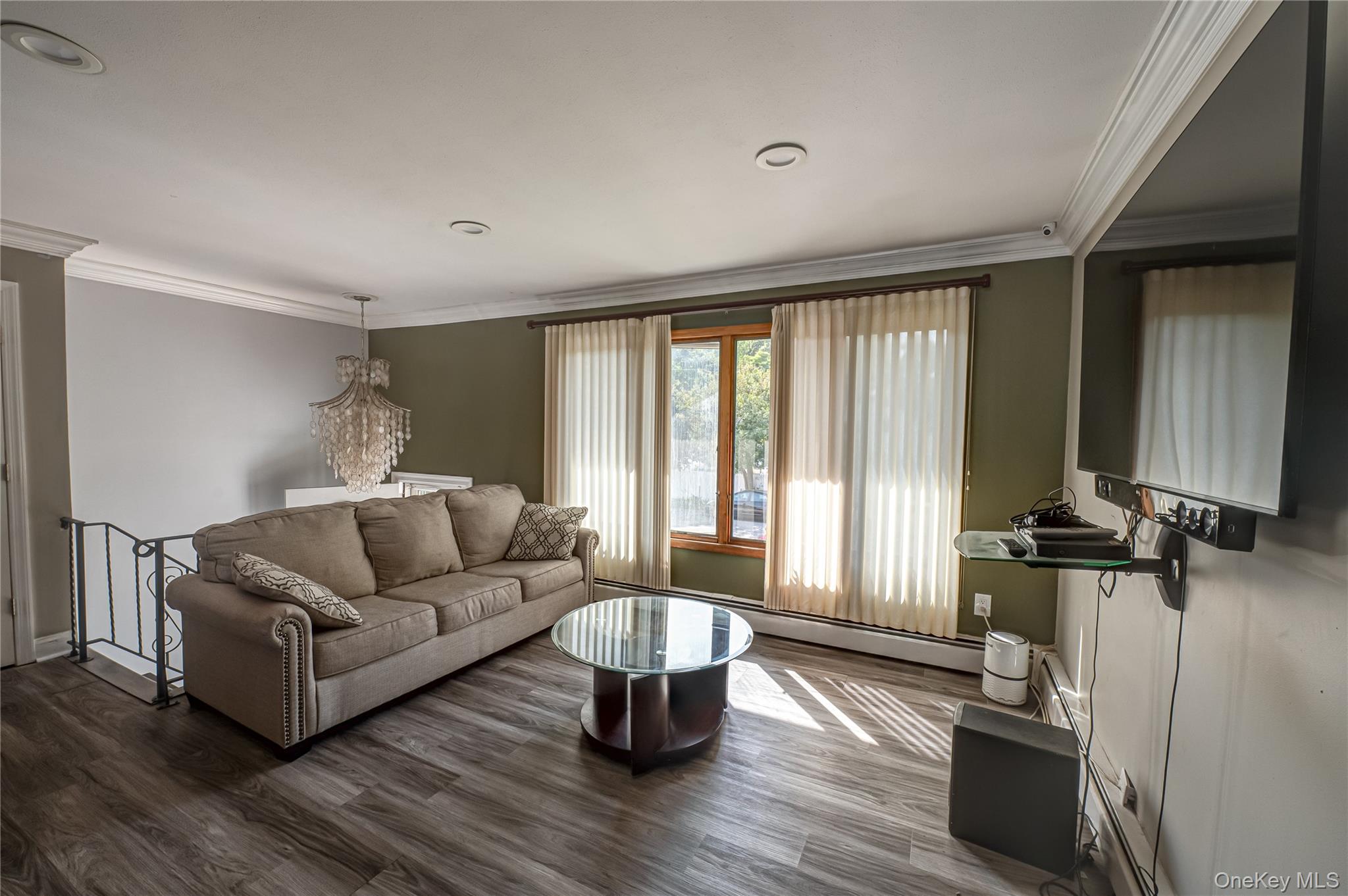 1 Buchanan Avenue, Wheatley Heights, NY 11798