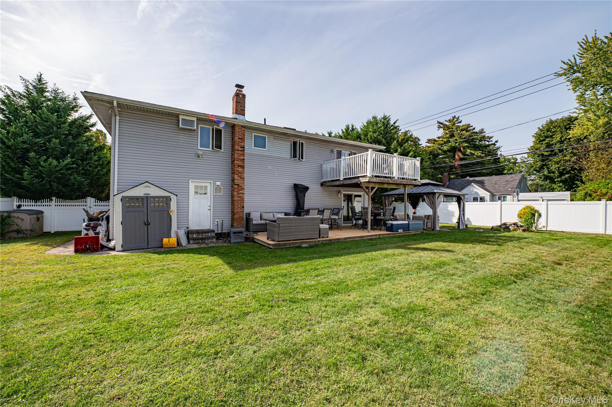 1 Buchanan Avenue, Wheatley Heights, NY 11798