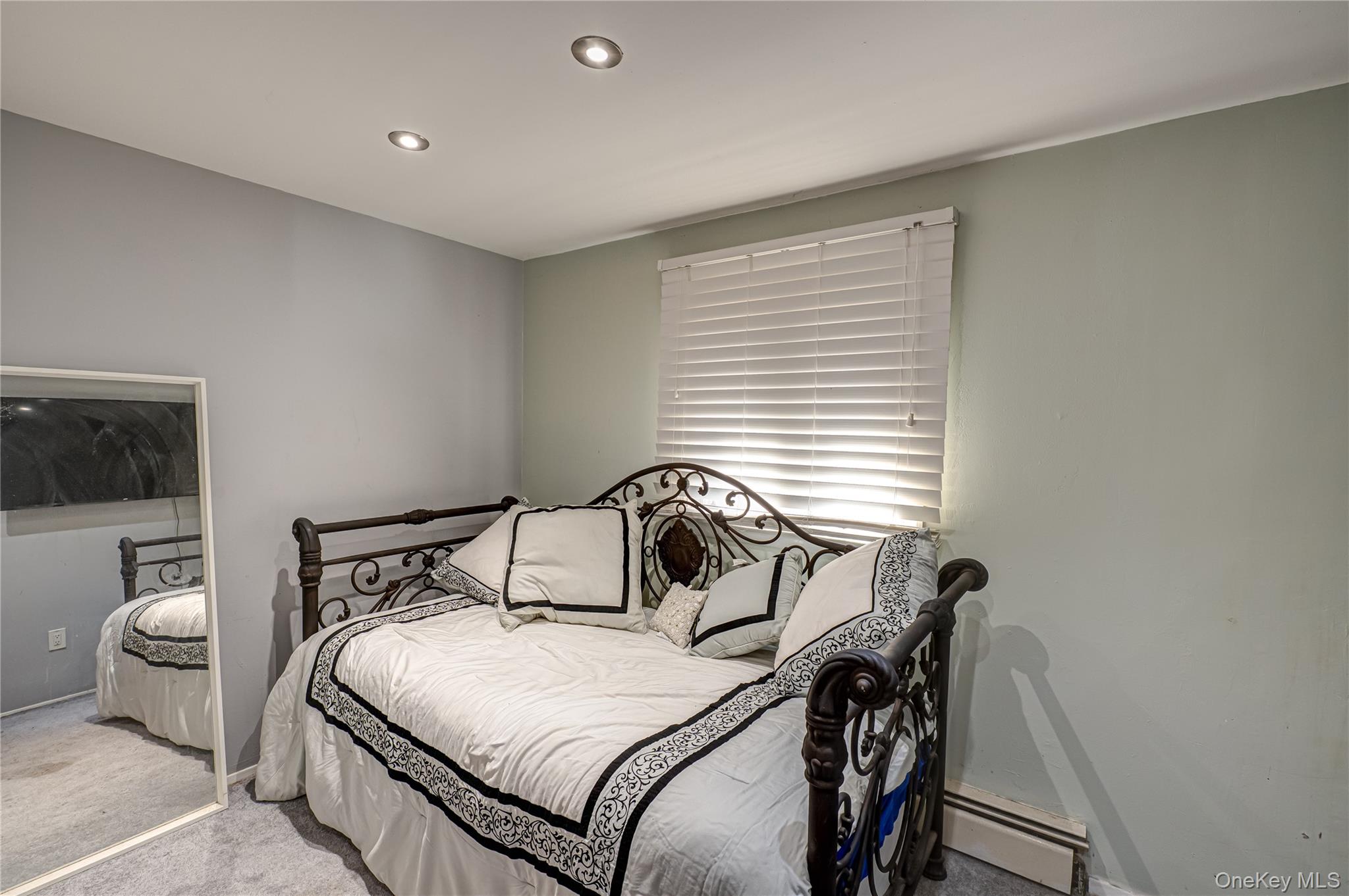 1 Buchanan Avenue, Wheatley Heights, NY 11798