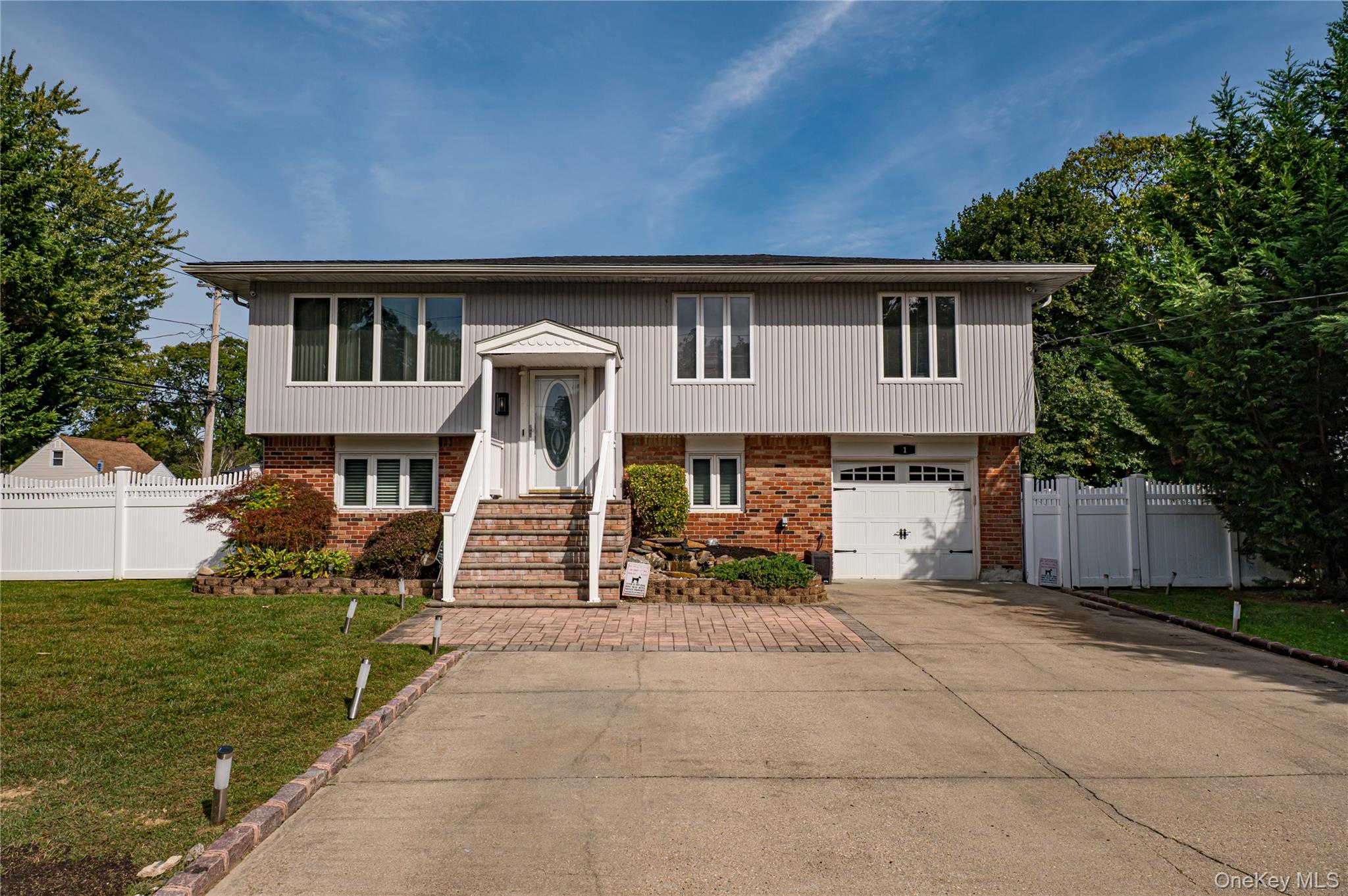 1 Buchanan Avenue, Wheatley Heights, NY 11798