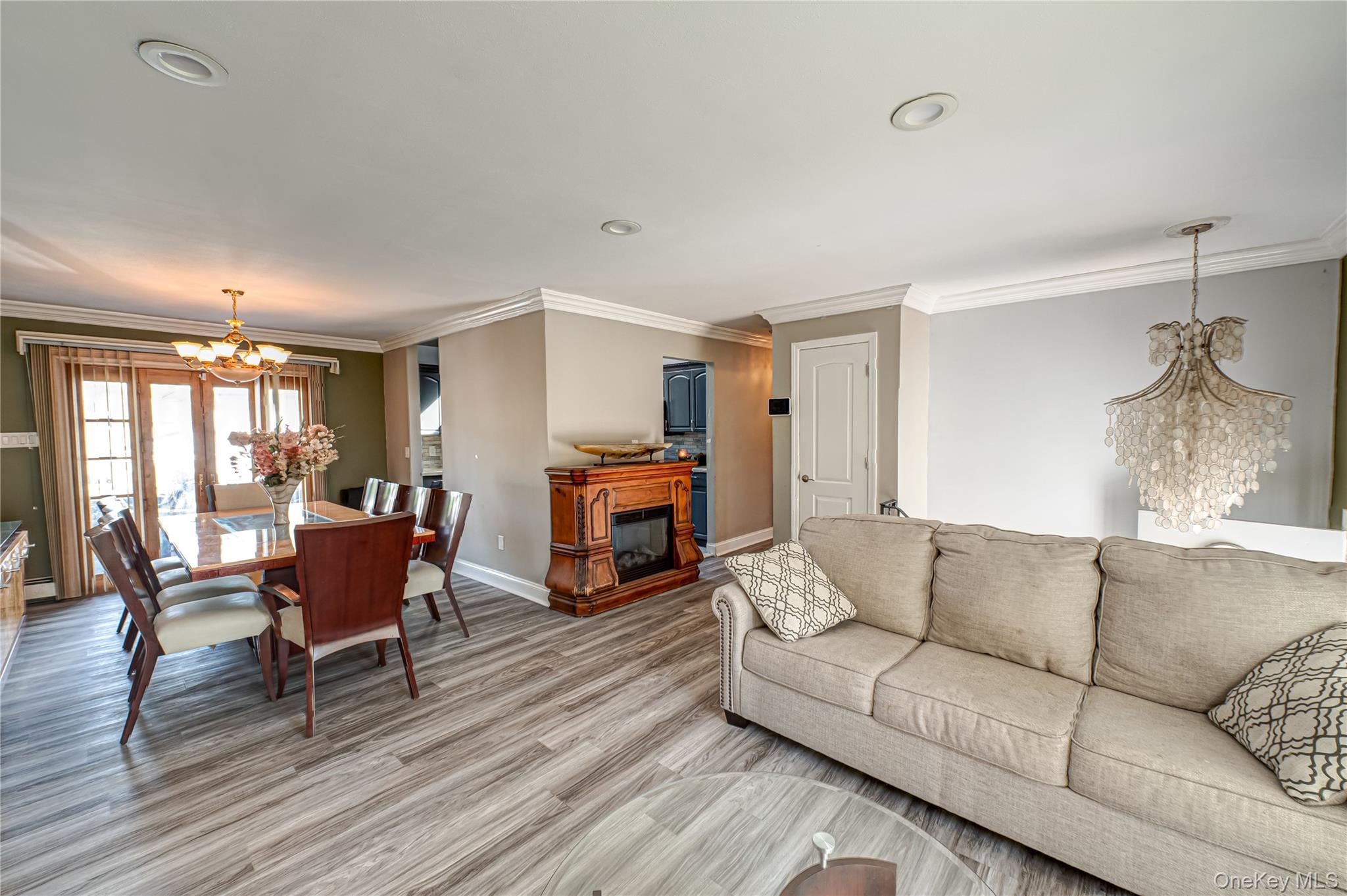 1 Buchanan Avenue, Wheatley Heights, NY 11798