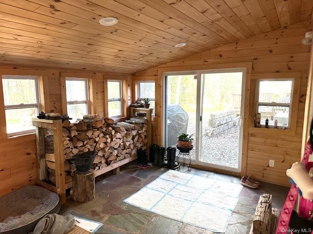 32 Greentree Drive N, Hyde Park, NY 12538