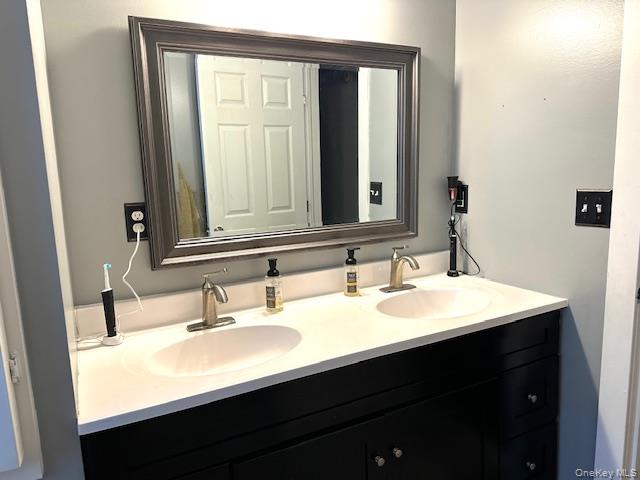 32 Greentree Drive N, Hyde Park, NY 12538