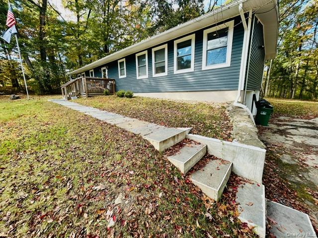 32 Greentree Drive N, Hyde Park, NY 12538