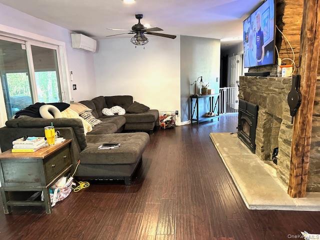 32 Greentree Drive N, Hyde Park, NY 12538