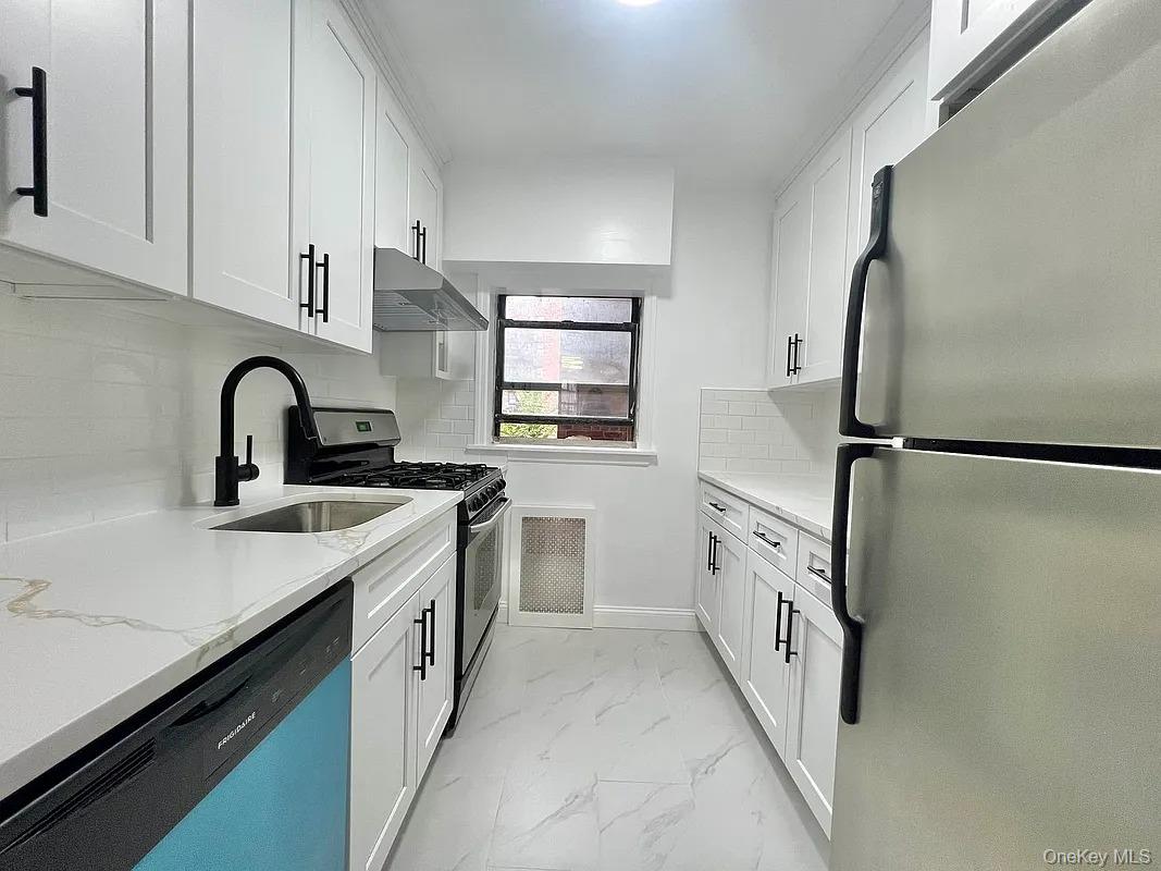 44-21 Macnish Street # 2G, Elmhurst, NY 11373