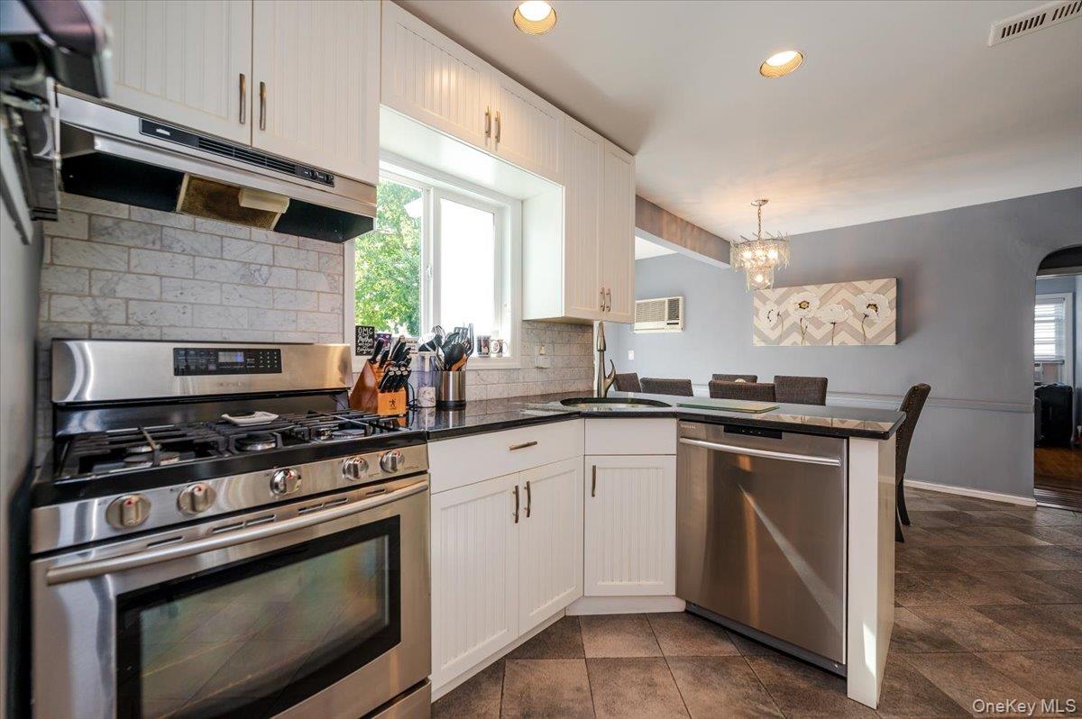 3354 Knight Street, Oceanside, NY 11572