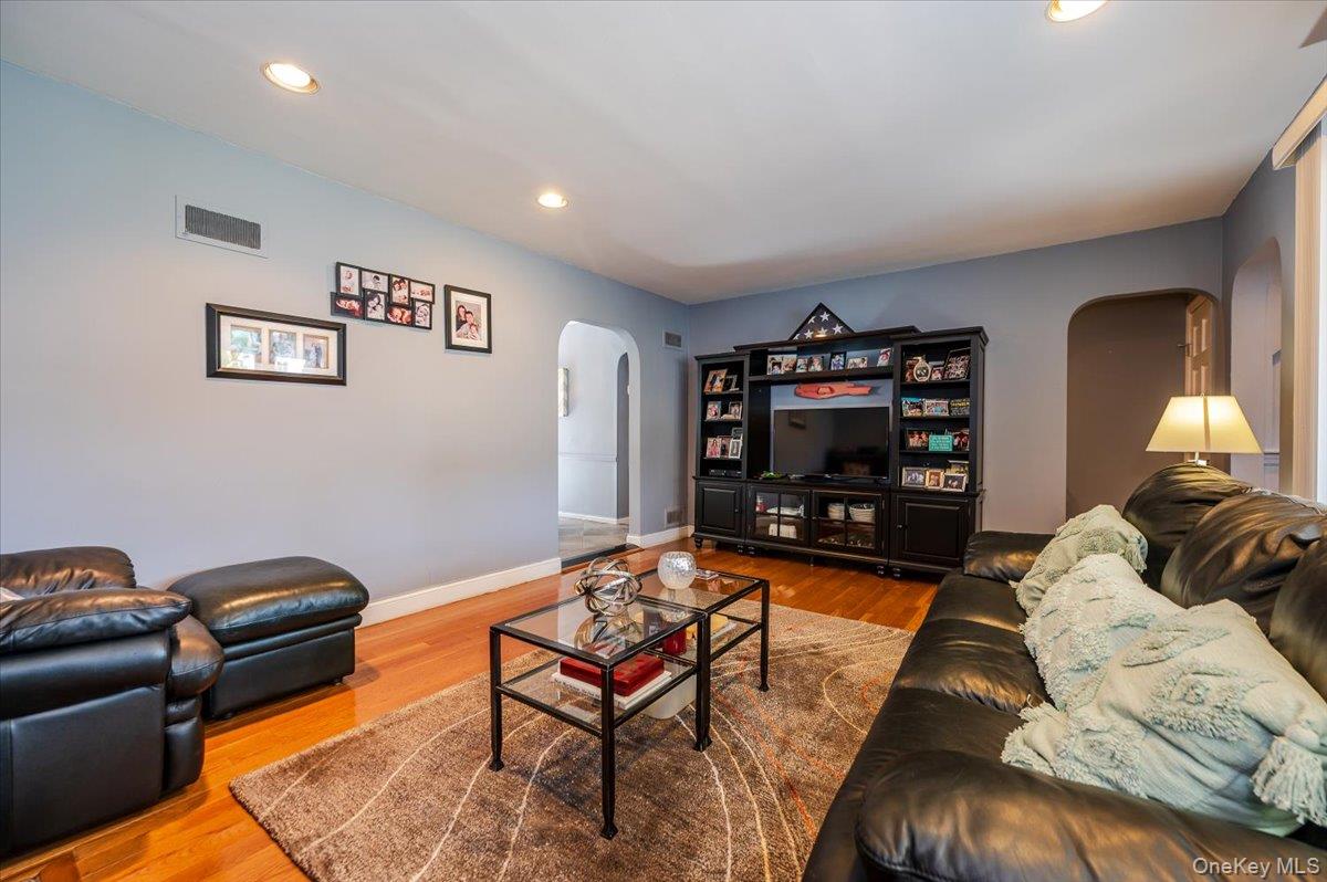 3354 Knight Street, Oceanside, NY 11572