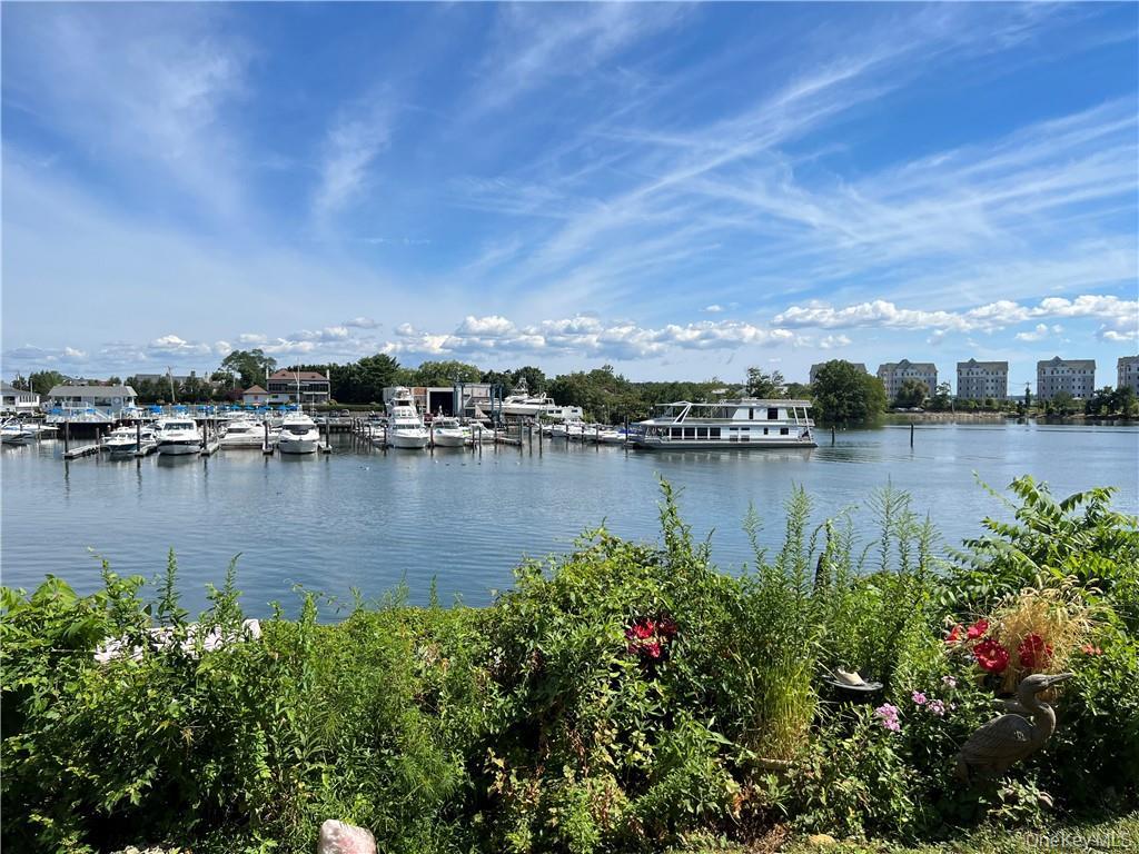 25 SHADY GLEN Court # 1A, New Rochelle, NY 10805