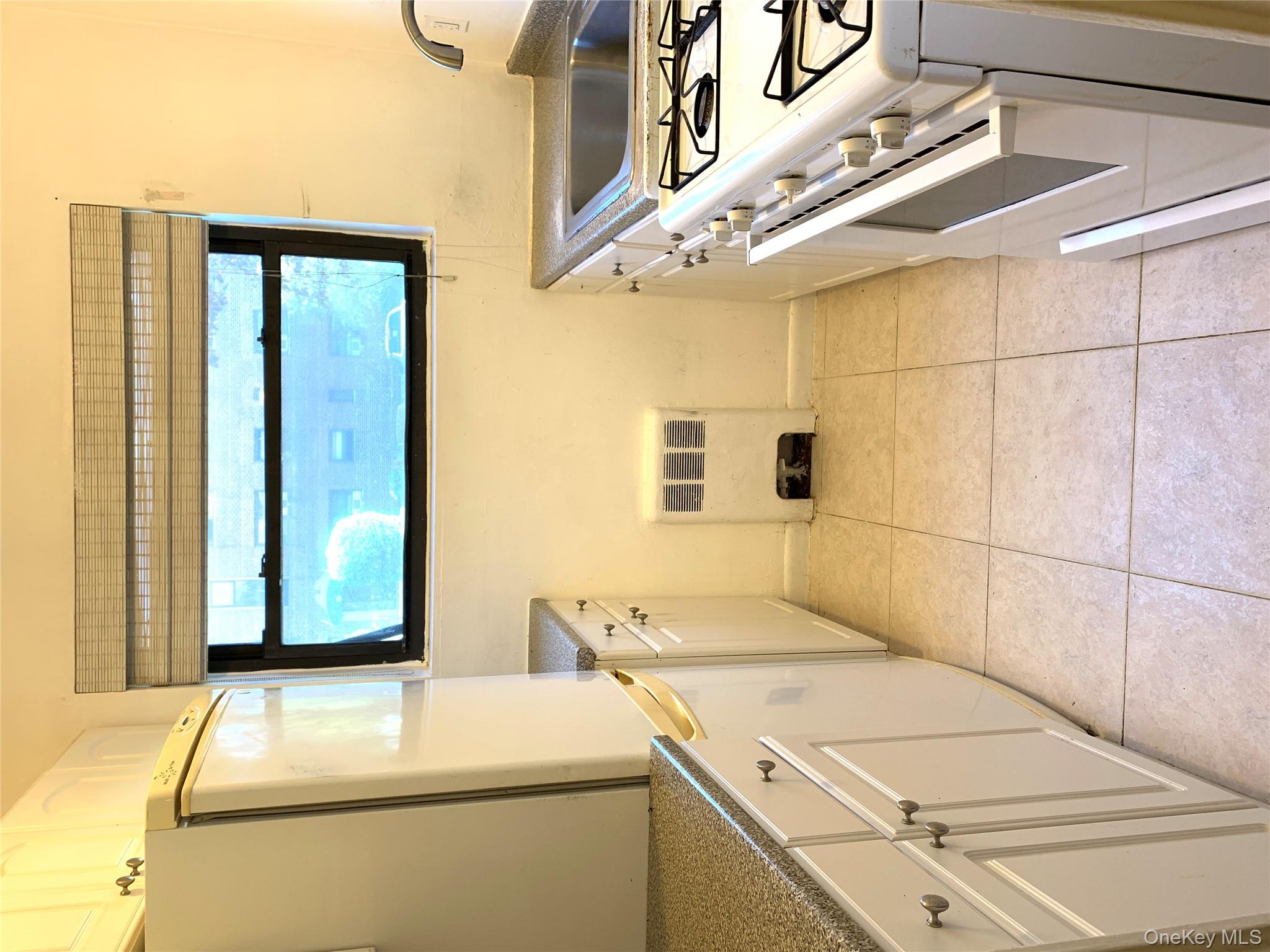 25 SHADY GLEN Court # 1A, New Rochelle, NY 10805