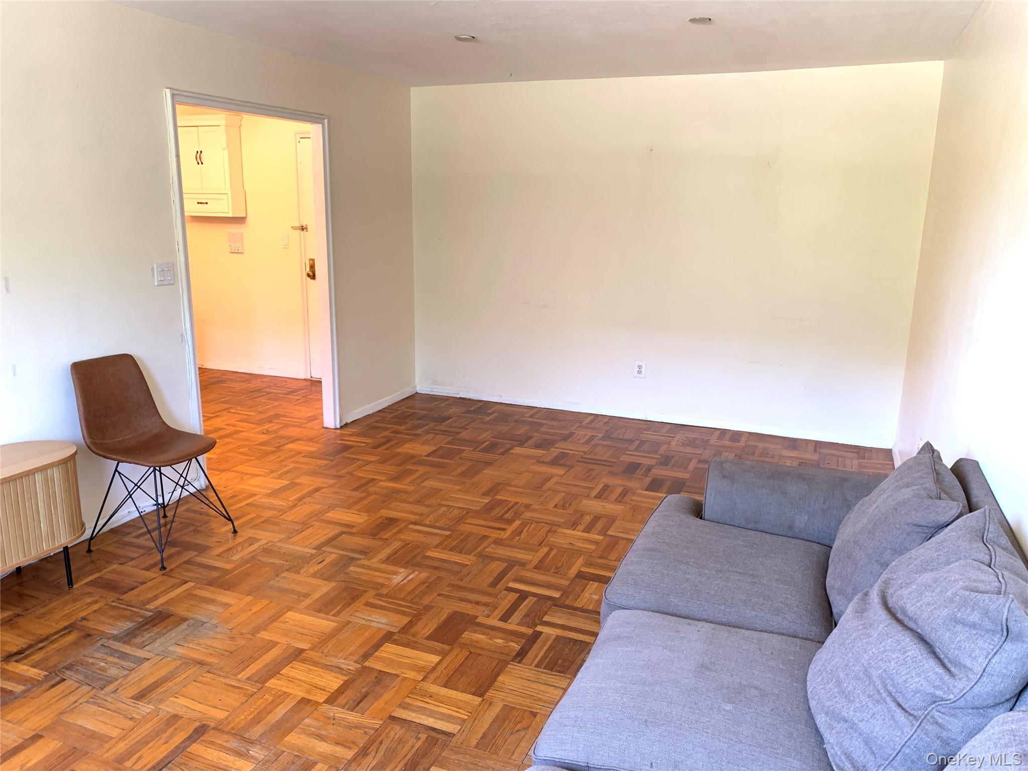 25 SHADY GLEN Court # 1A, New Rochelle, NY 10805