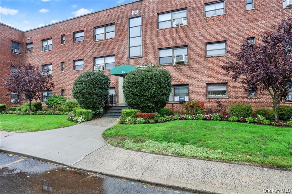 25 SHADY GLEN Court # 1A, New Rochelle, NY 10805