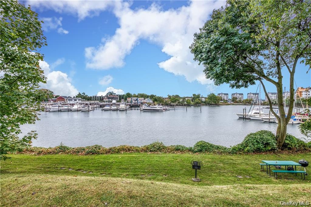 25 SHADY GLEN Court # 1A, New Rochelle, NY 10805