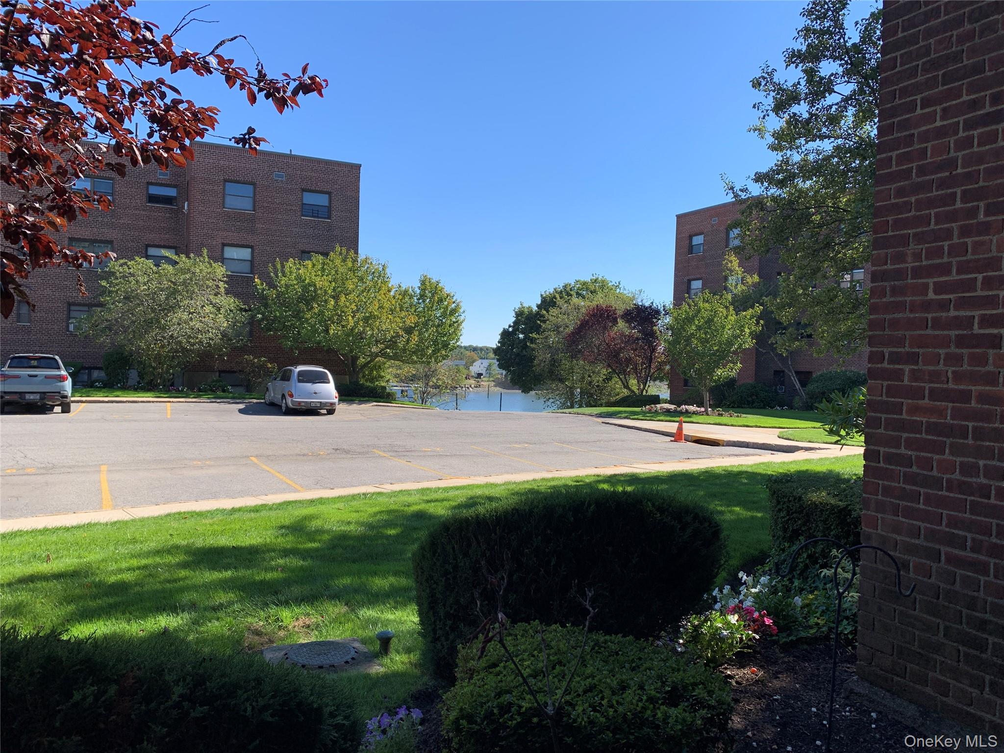 25 SHADY GLEN Court # 1A, New Rochelle, NY 10805