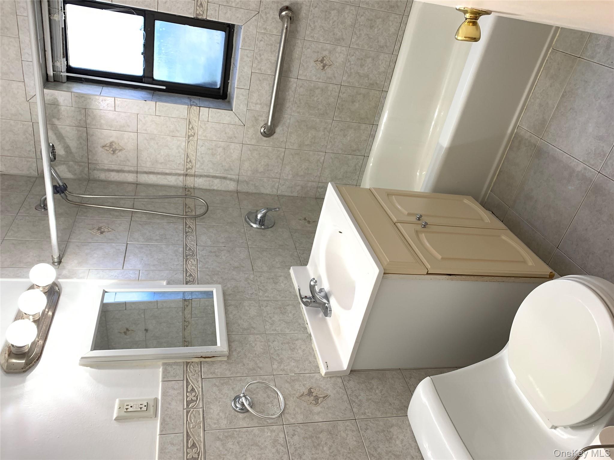 25 SHADY GLEN Court # 1A, New Rochelle, NY 10805