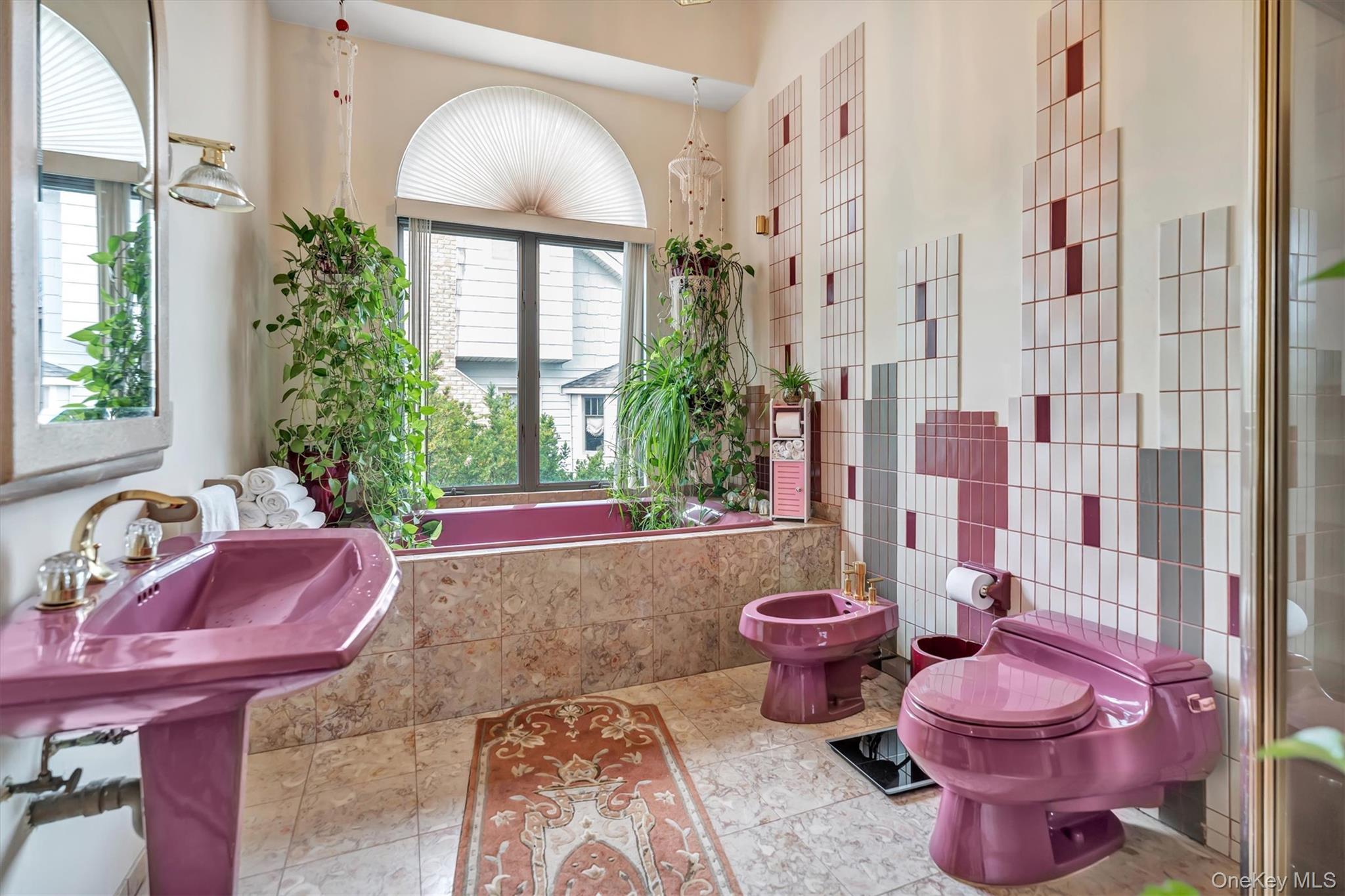 34 W 2nd Street, Freeport, NY 11520