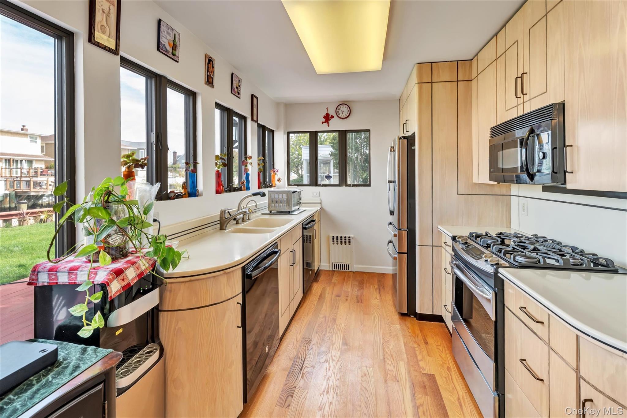 34 W 2nd Street, Freeport, NY 11520