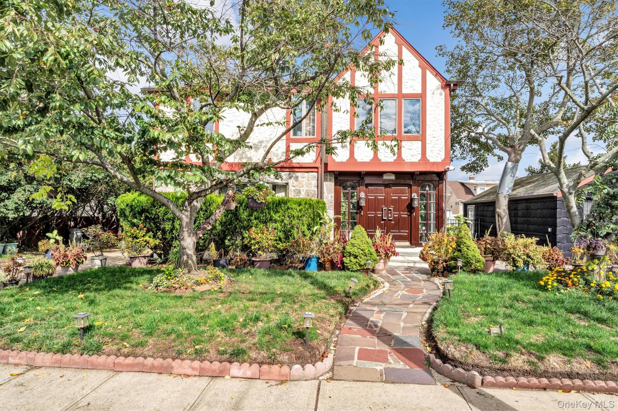 34 W 2nd Street, Freeport, NY 11520