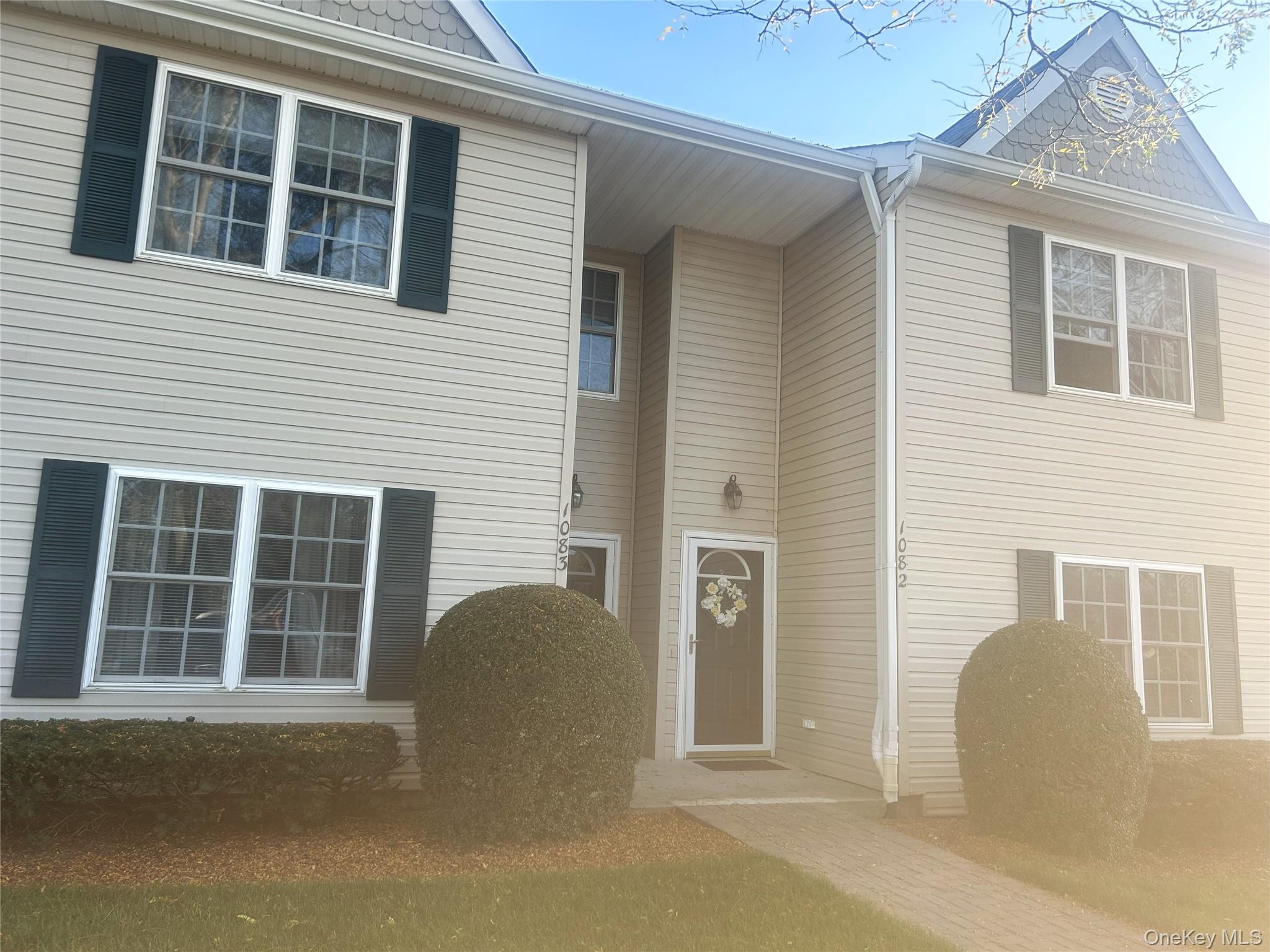 1082 Savoy Drive, Melville, NY 11747