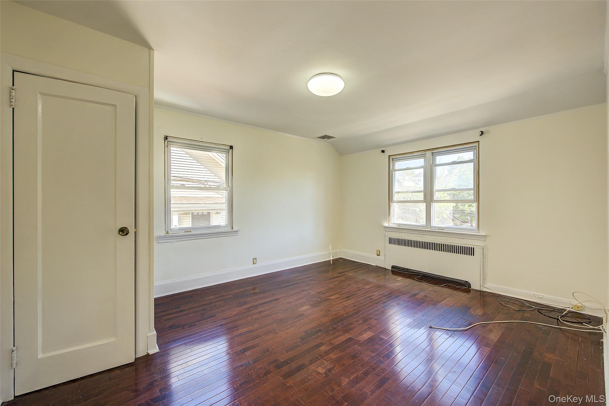 85-54 148th Street, Briarwood, NY 11435