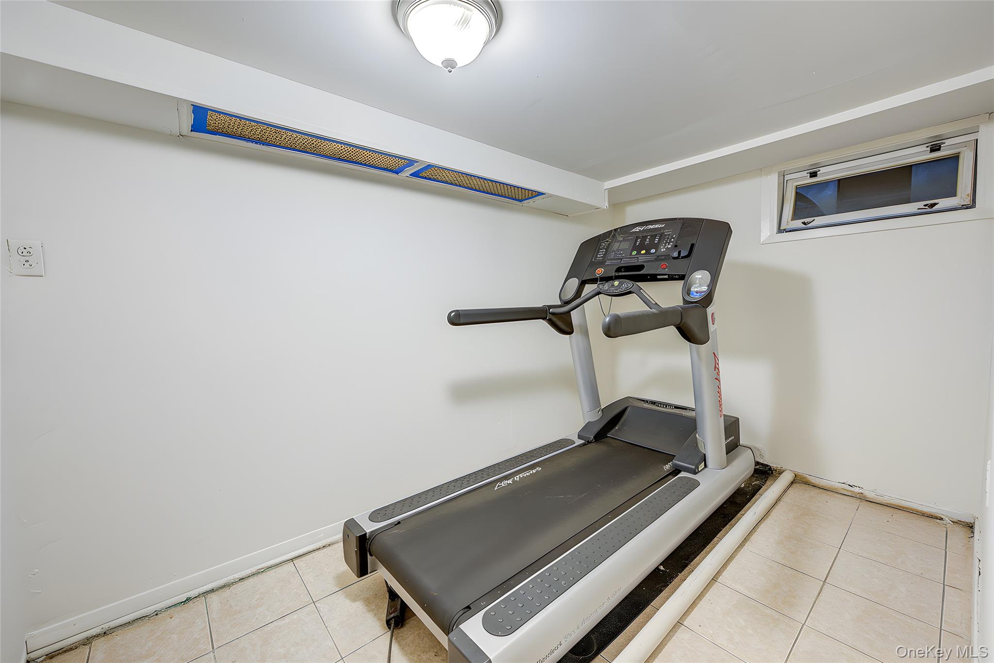 85-54 148th Street, Briarwood, NY 11435