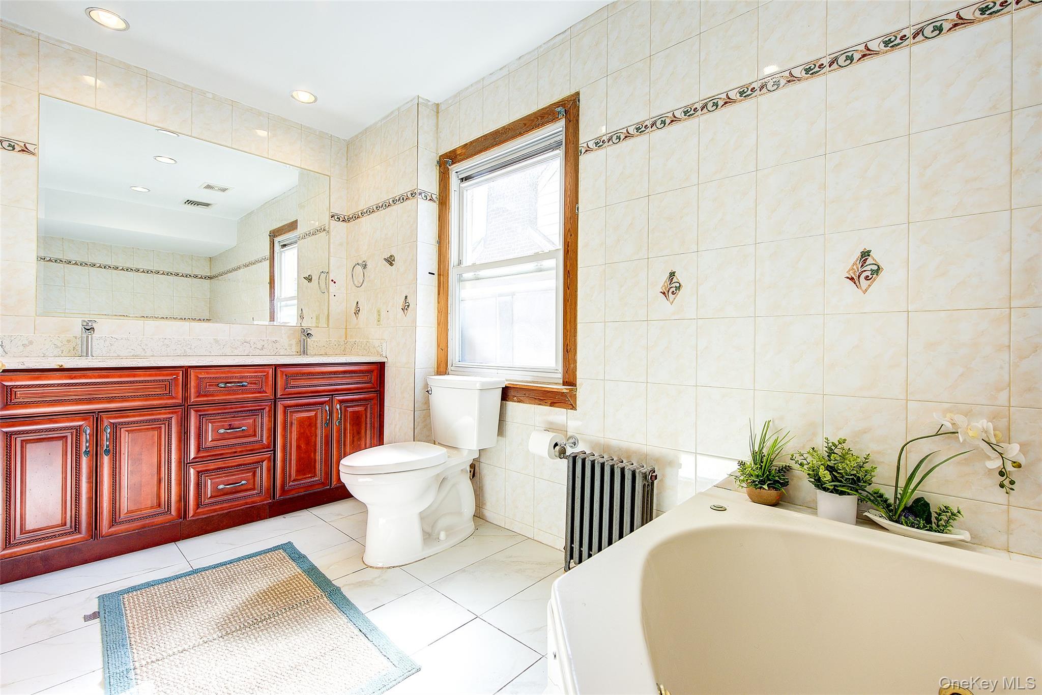 85-54 148th Street, Briarwood, NY 11435