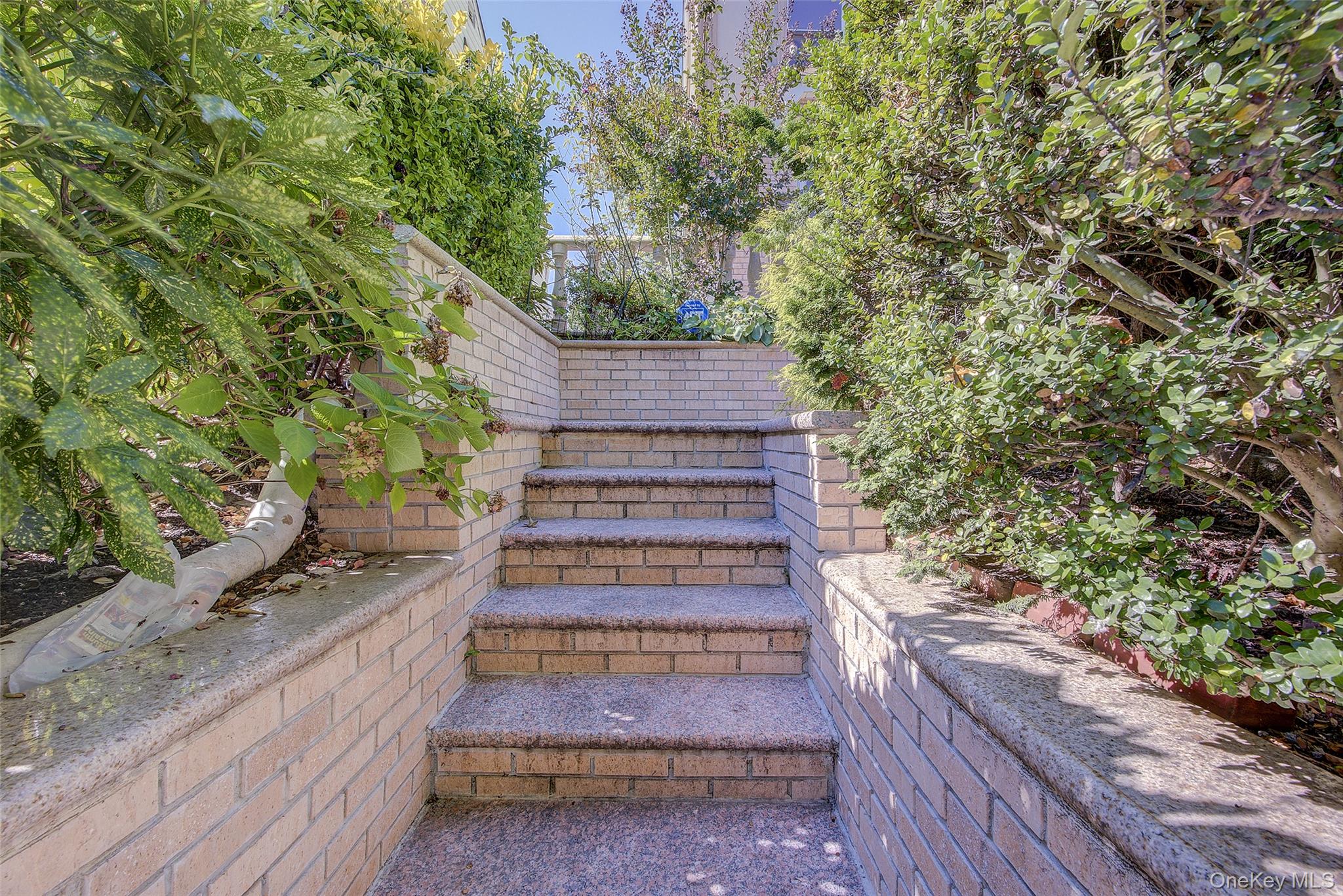 85-54 148th Street, Briarwood, NY 11435