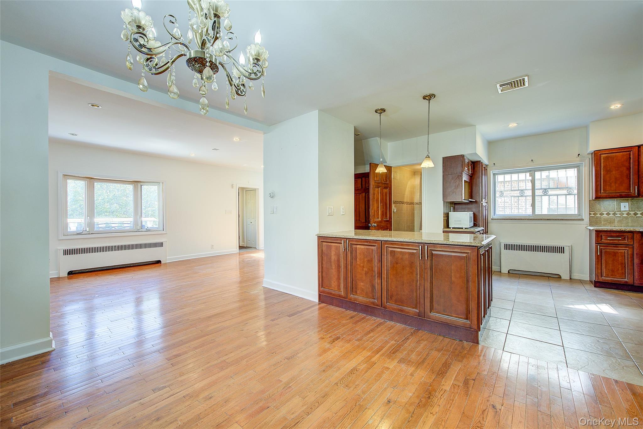 85-54 148th Street, Briarwood, NY 11435