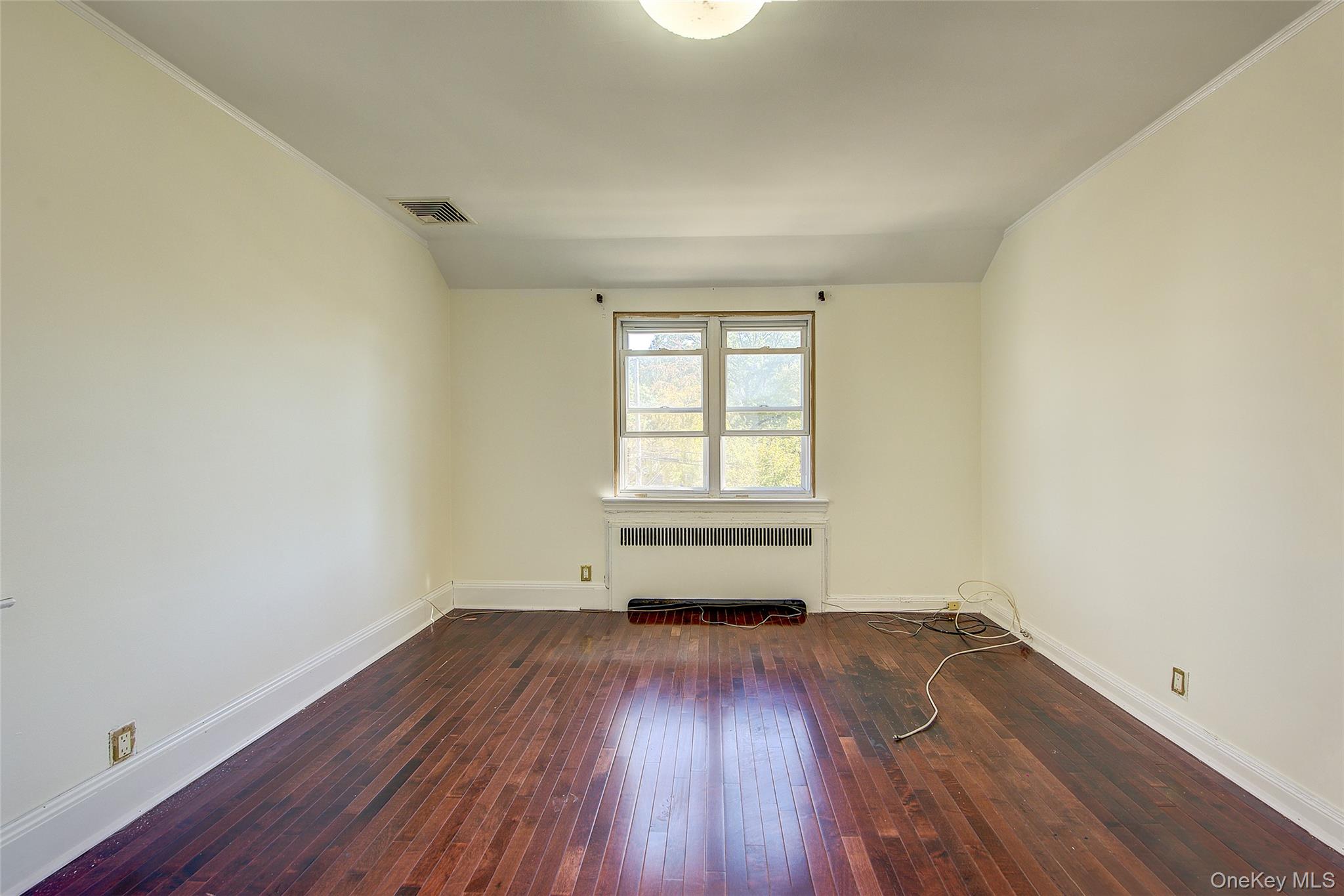 85-54 148th Street, Briarwood, NY 11435