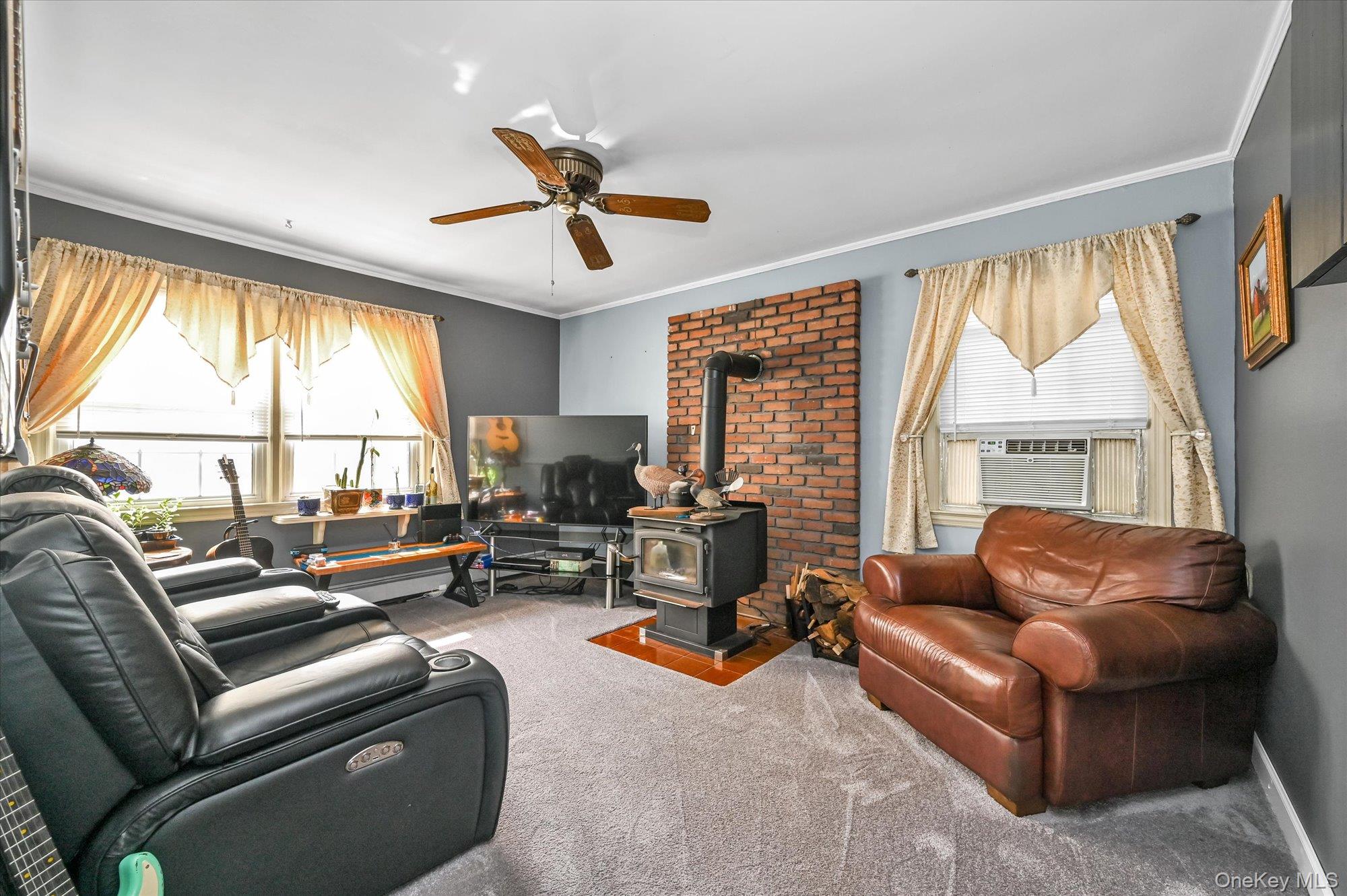 11 Pittsburgh Avenue, Massapequa, NY 11758