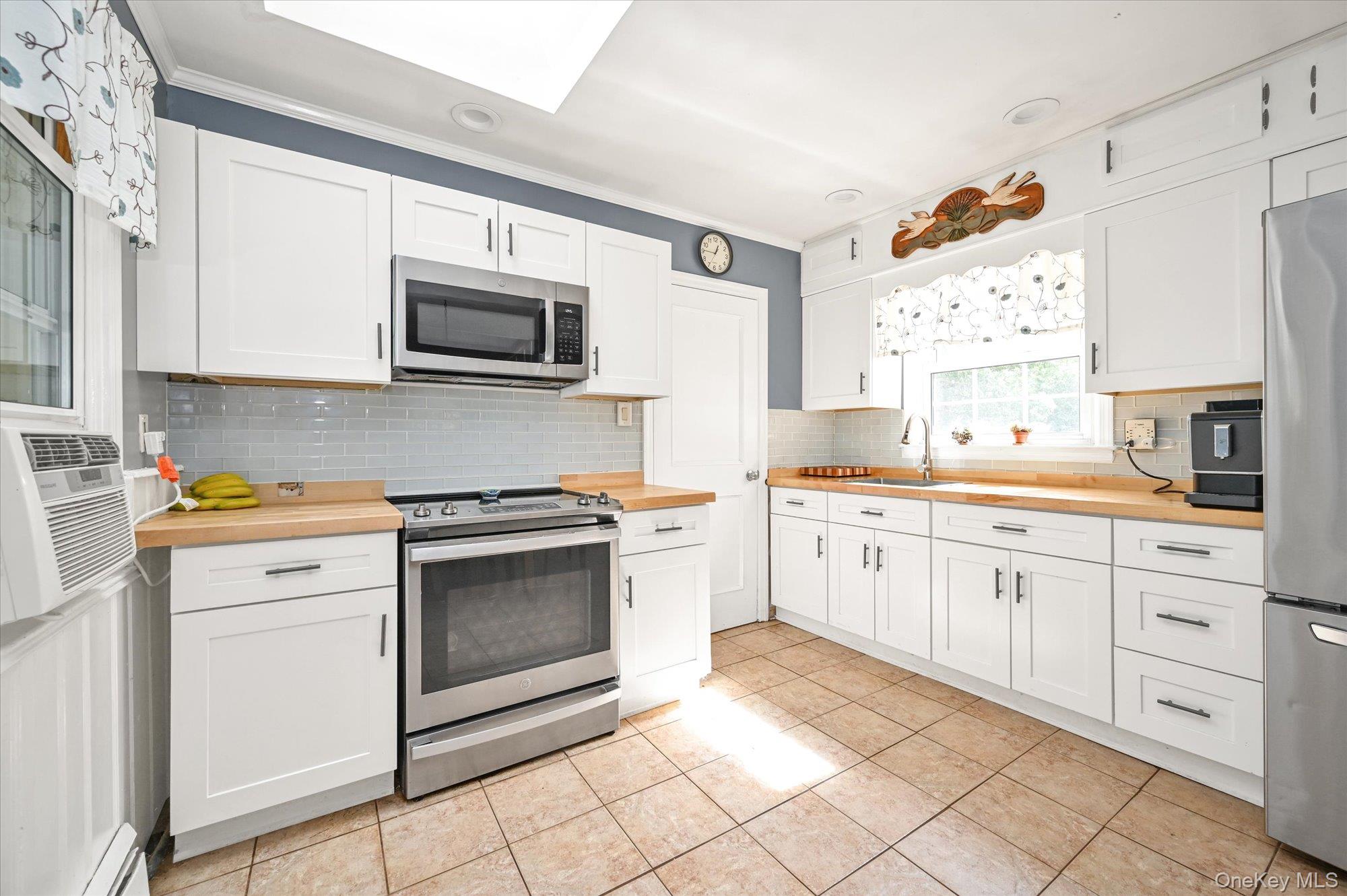 11 Pittsburgh Avenue, Massapequa, NY 11758