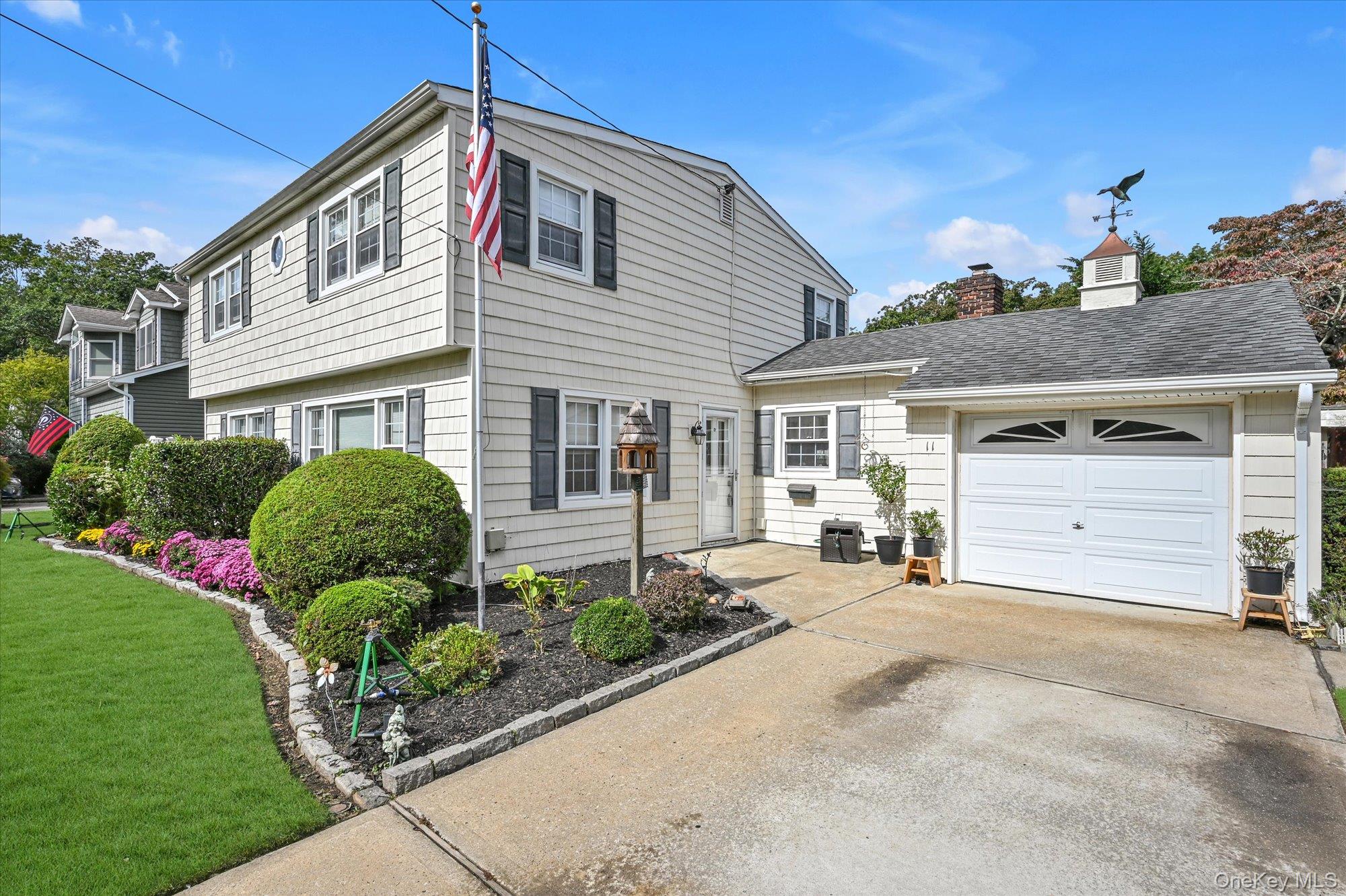 11 Pittsburgh Avenue, Massapequa, NY 11758