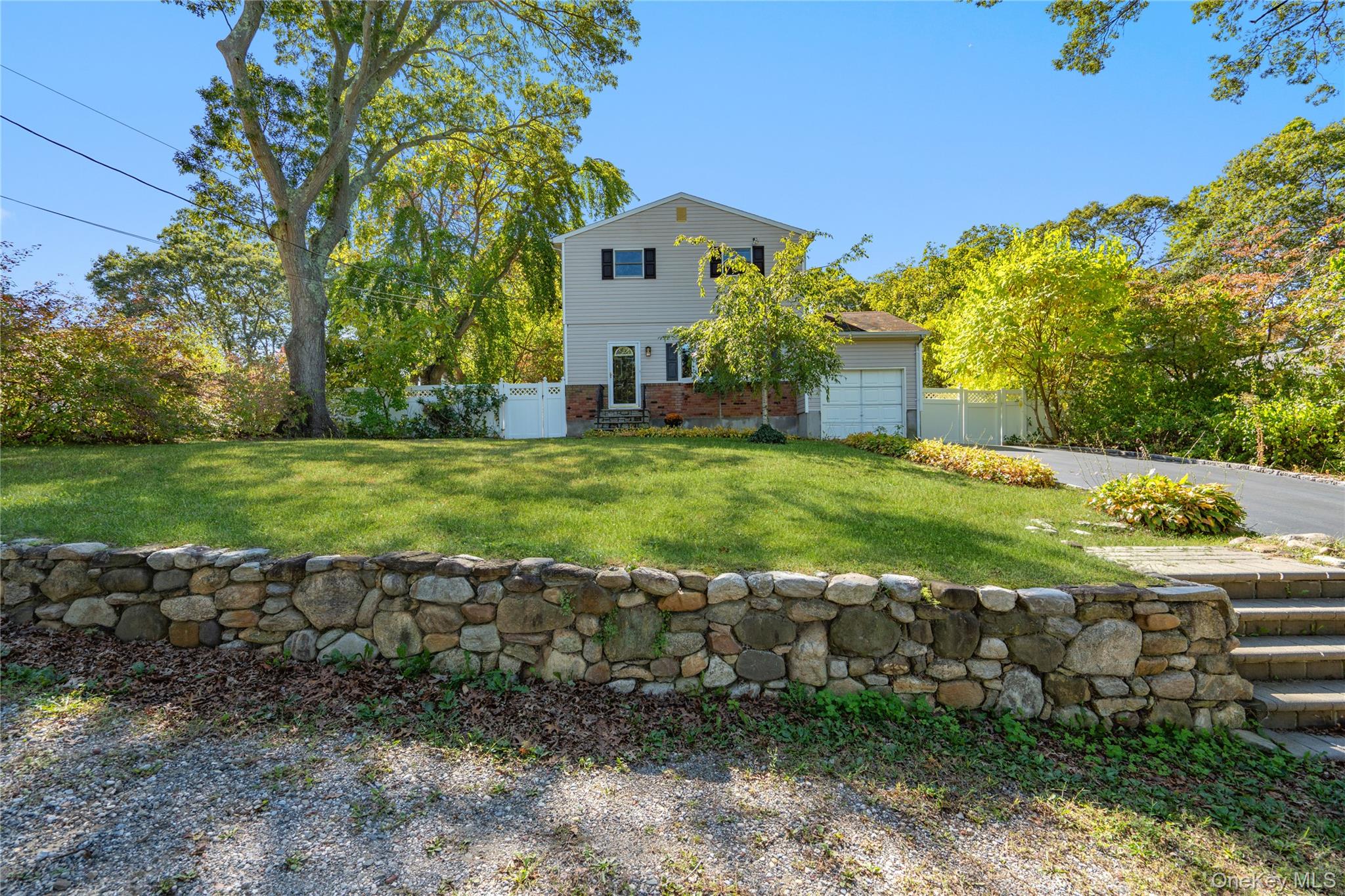 28 Tuscala Street, Selden, NY 11784