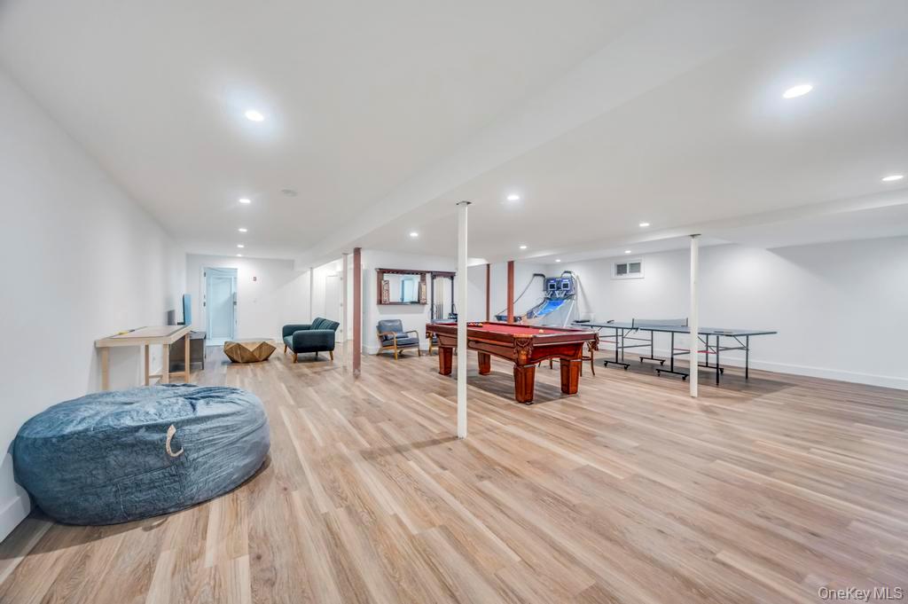 9 Brothers Court, Dix Hills, NY 11746